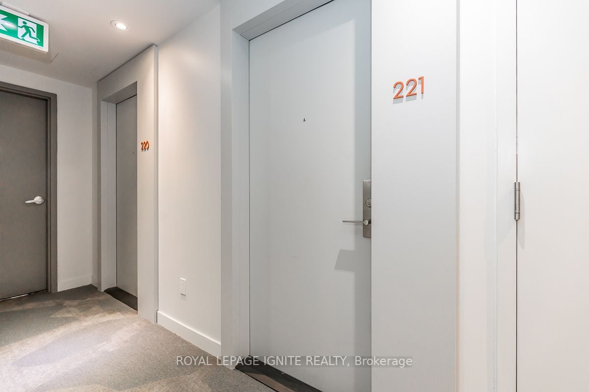 60 Colborne St, #221