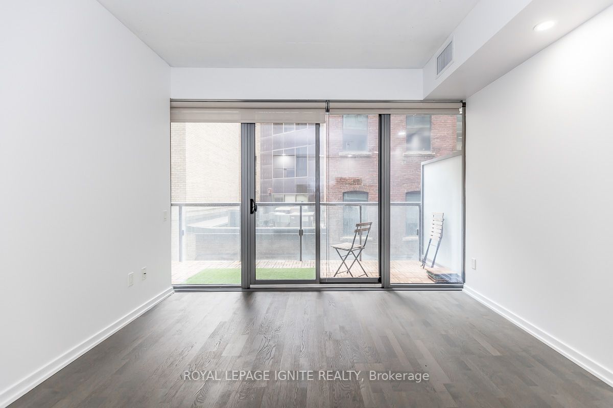 60 Colborne St, #221