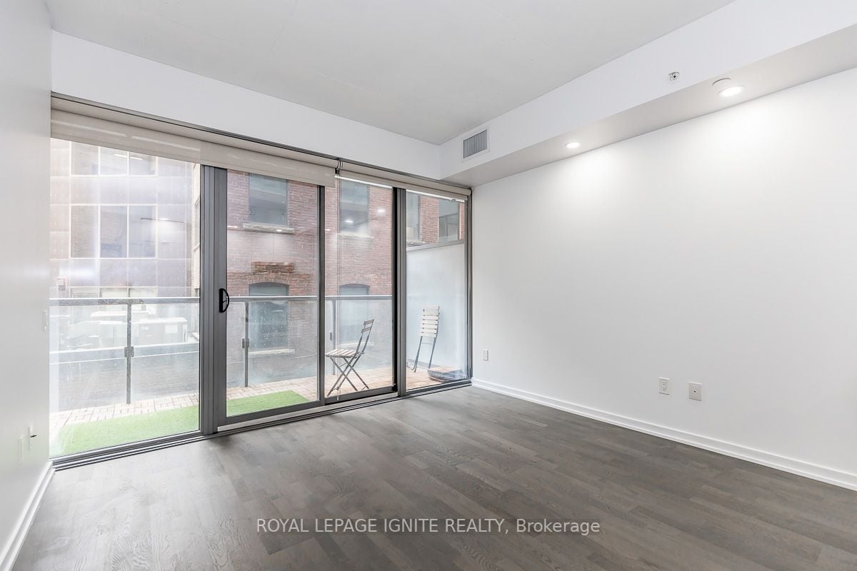 60 Colborne St, #221