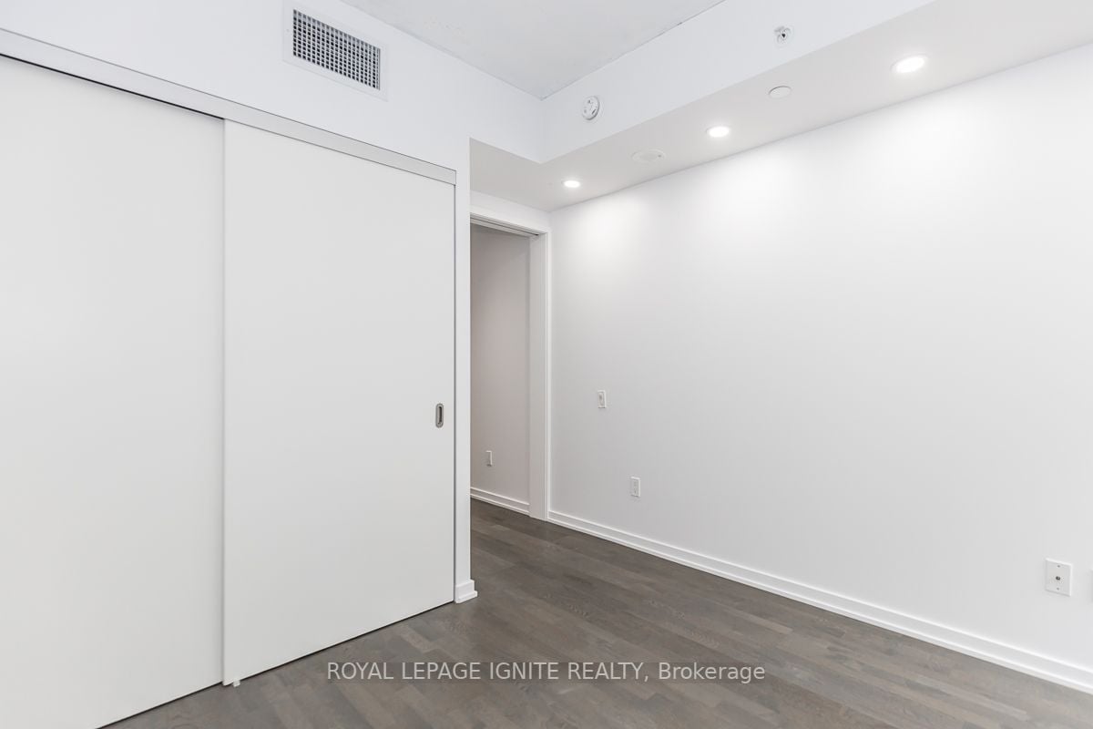 60 Colborne St, #221