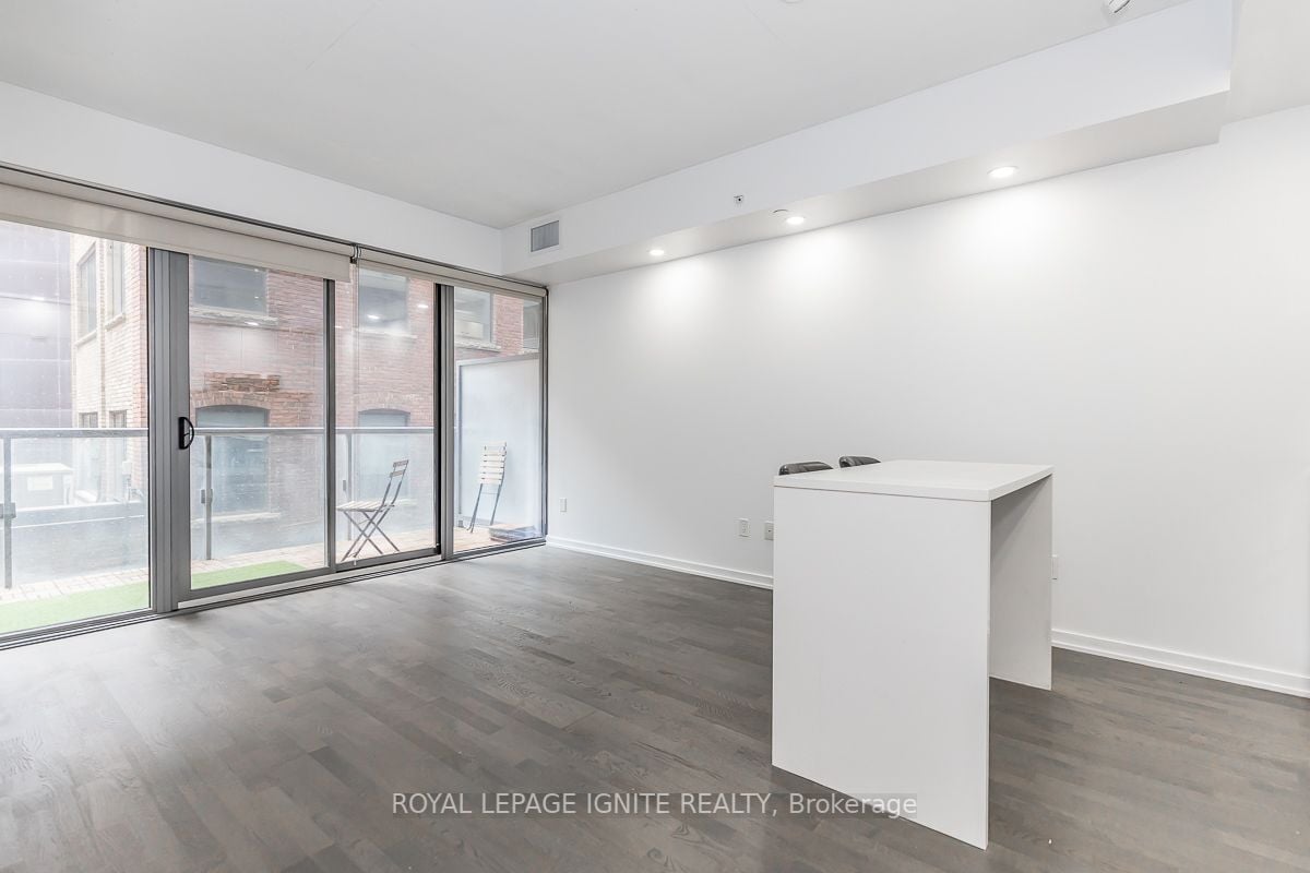 60 Colborne St, #221