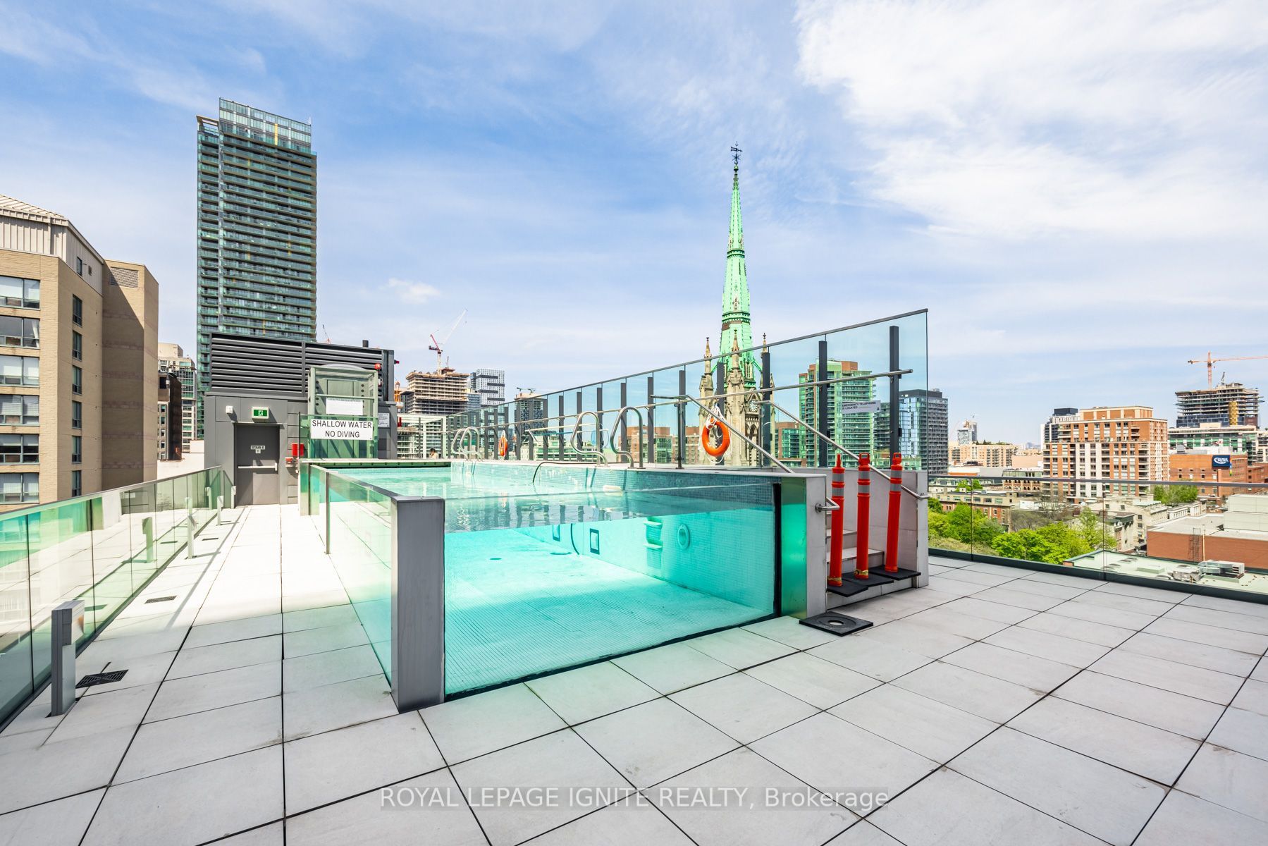 60 Colborne St, #221