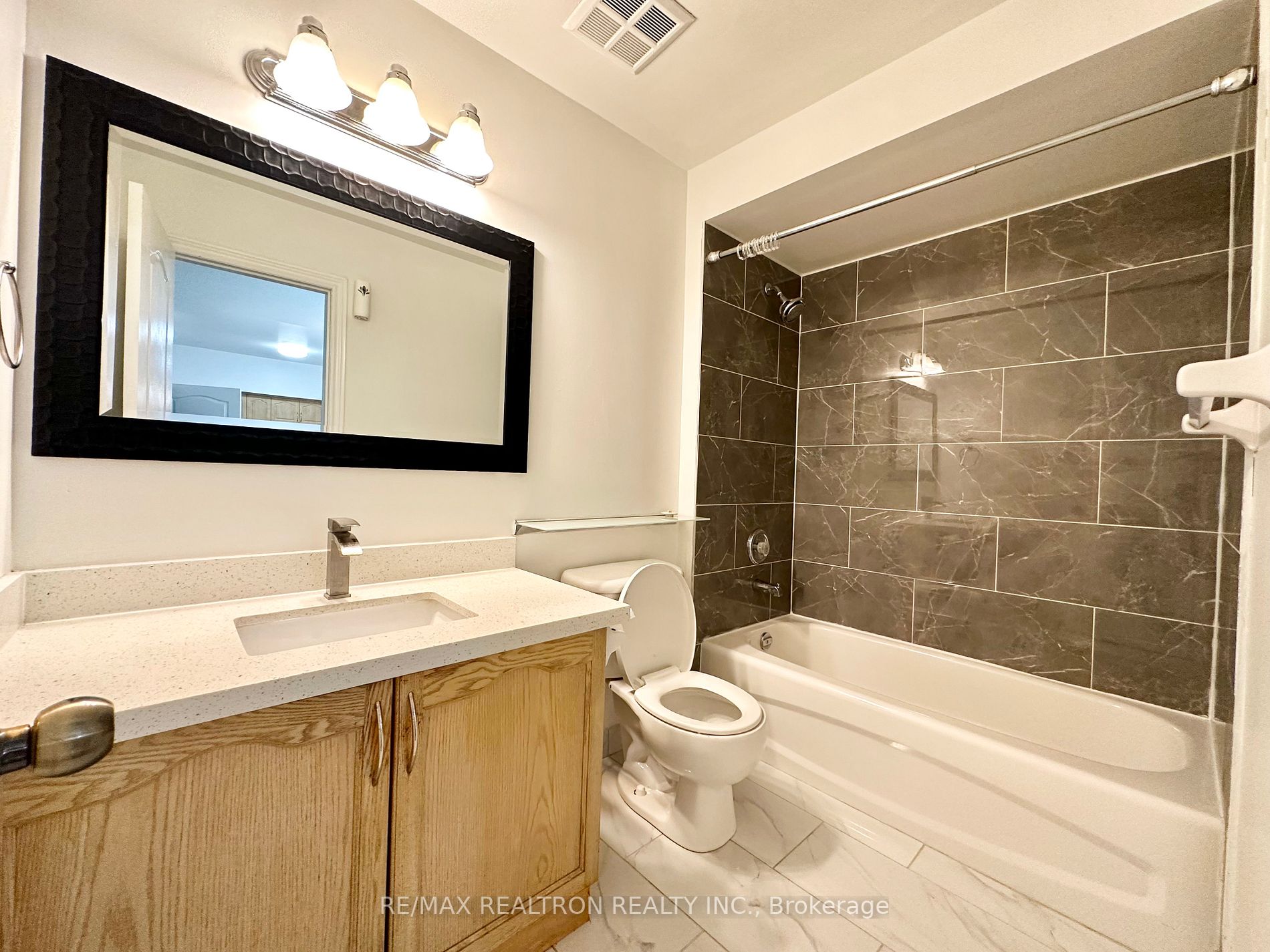 1496 Victoria Park Ave, #119