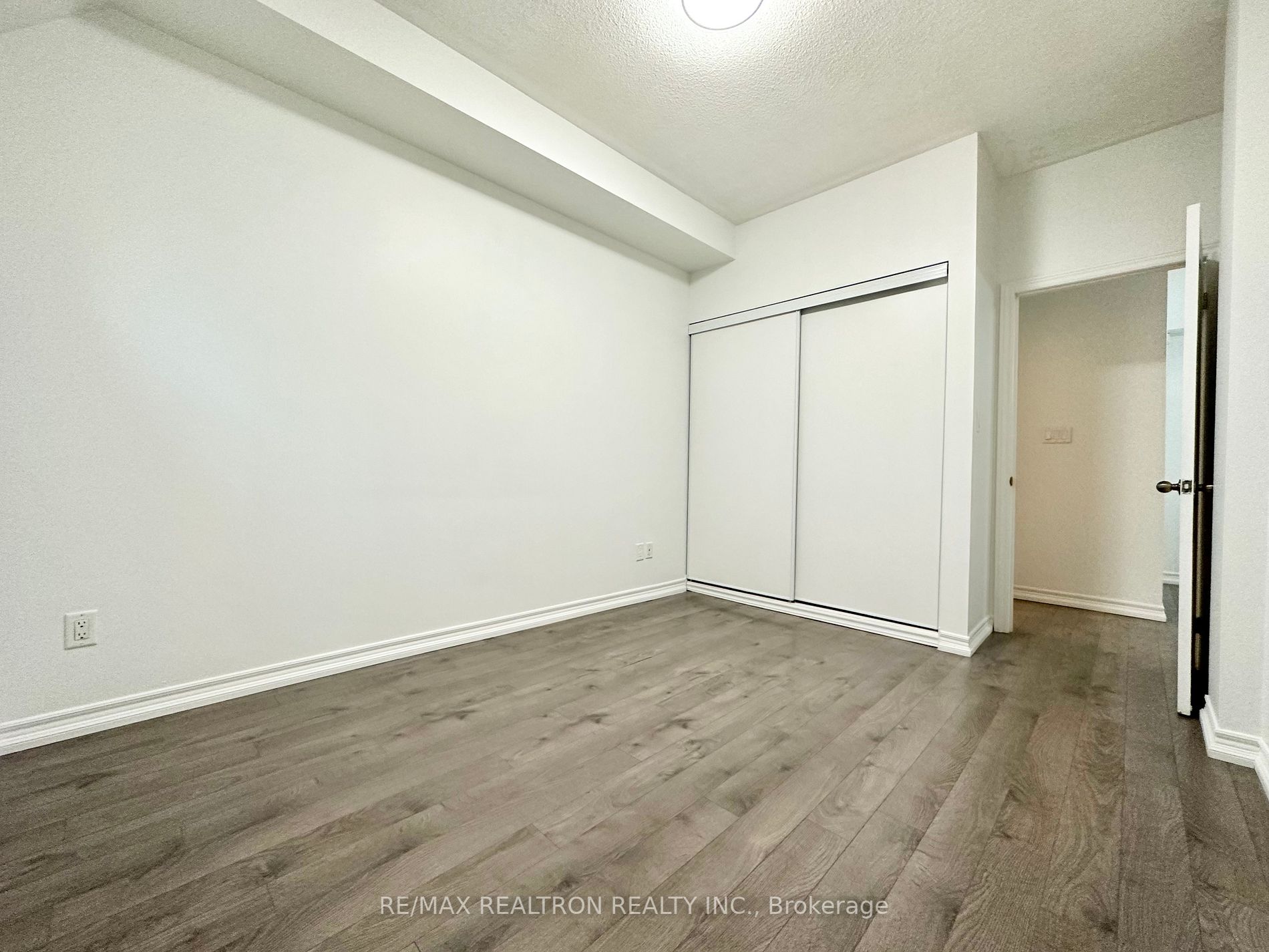 1496 Victoria Park Ave, #119