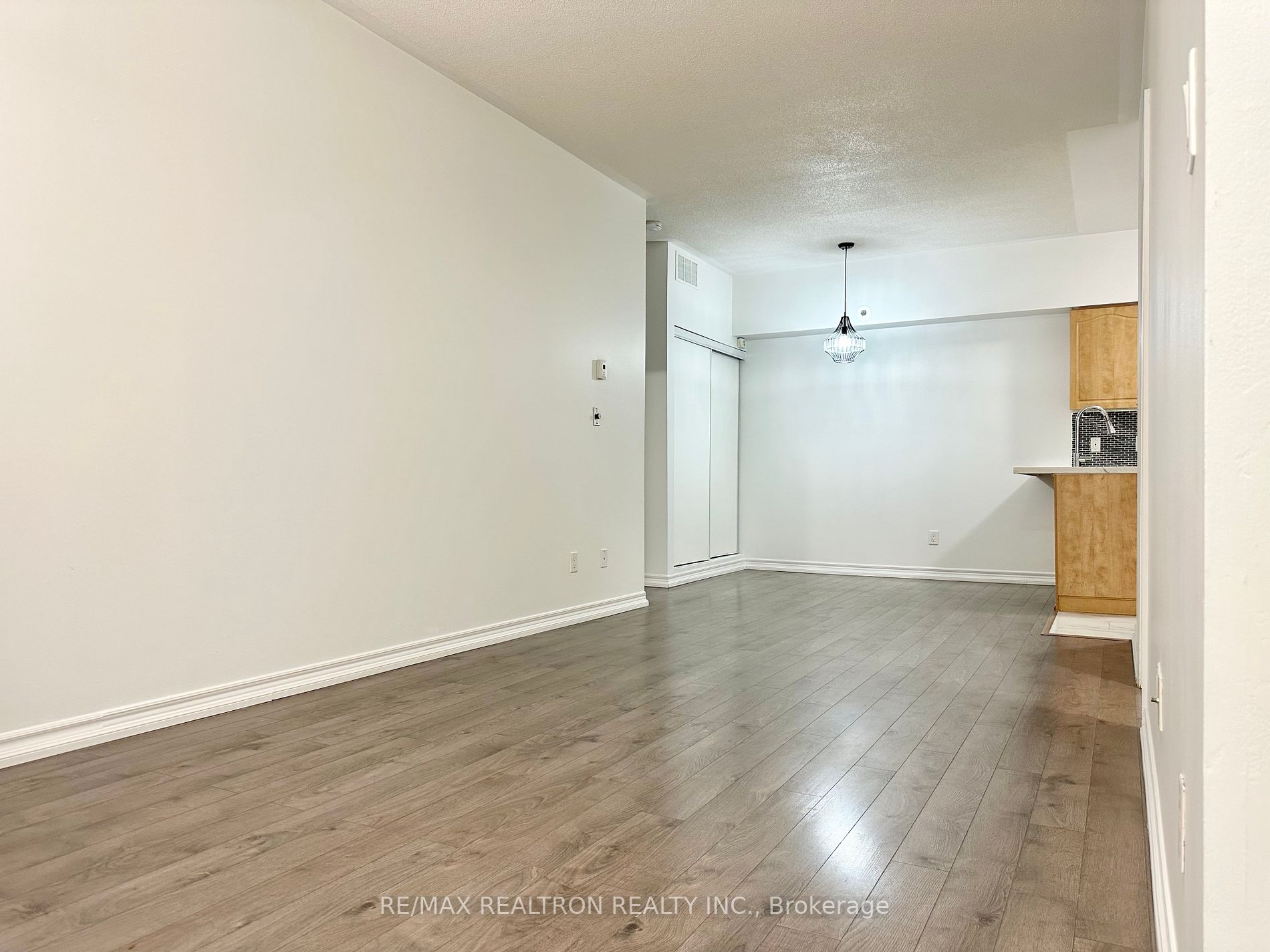 1496 Victoria Park Ave, #119