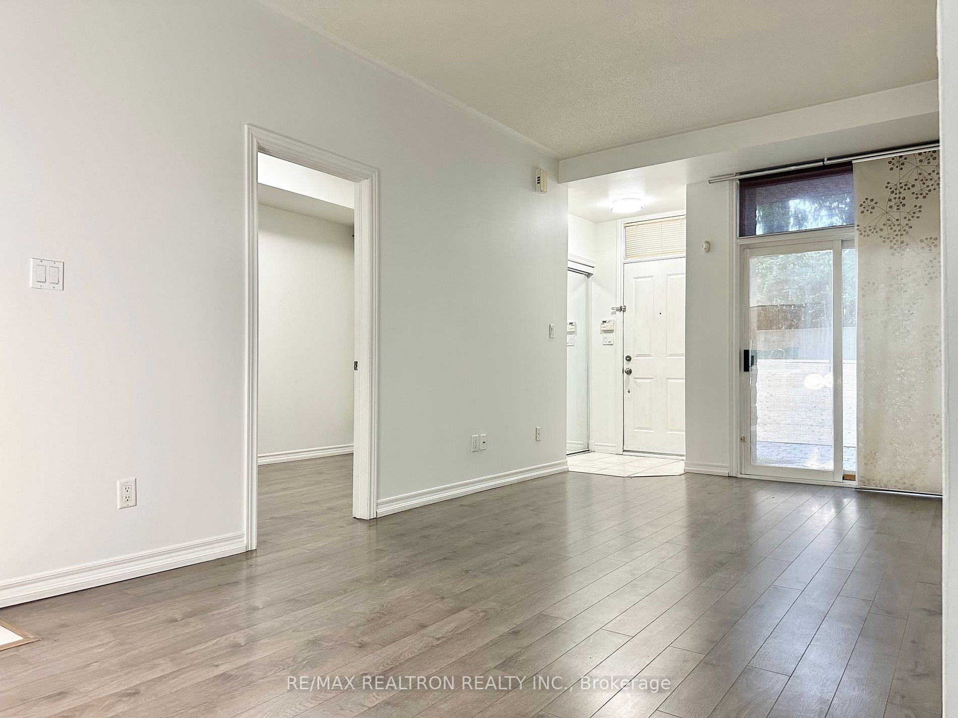 1496 Victoria Park Ave, #119