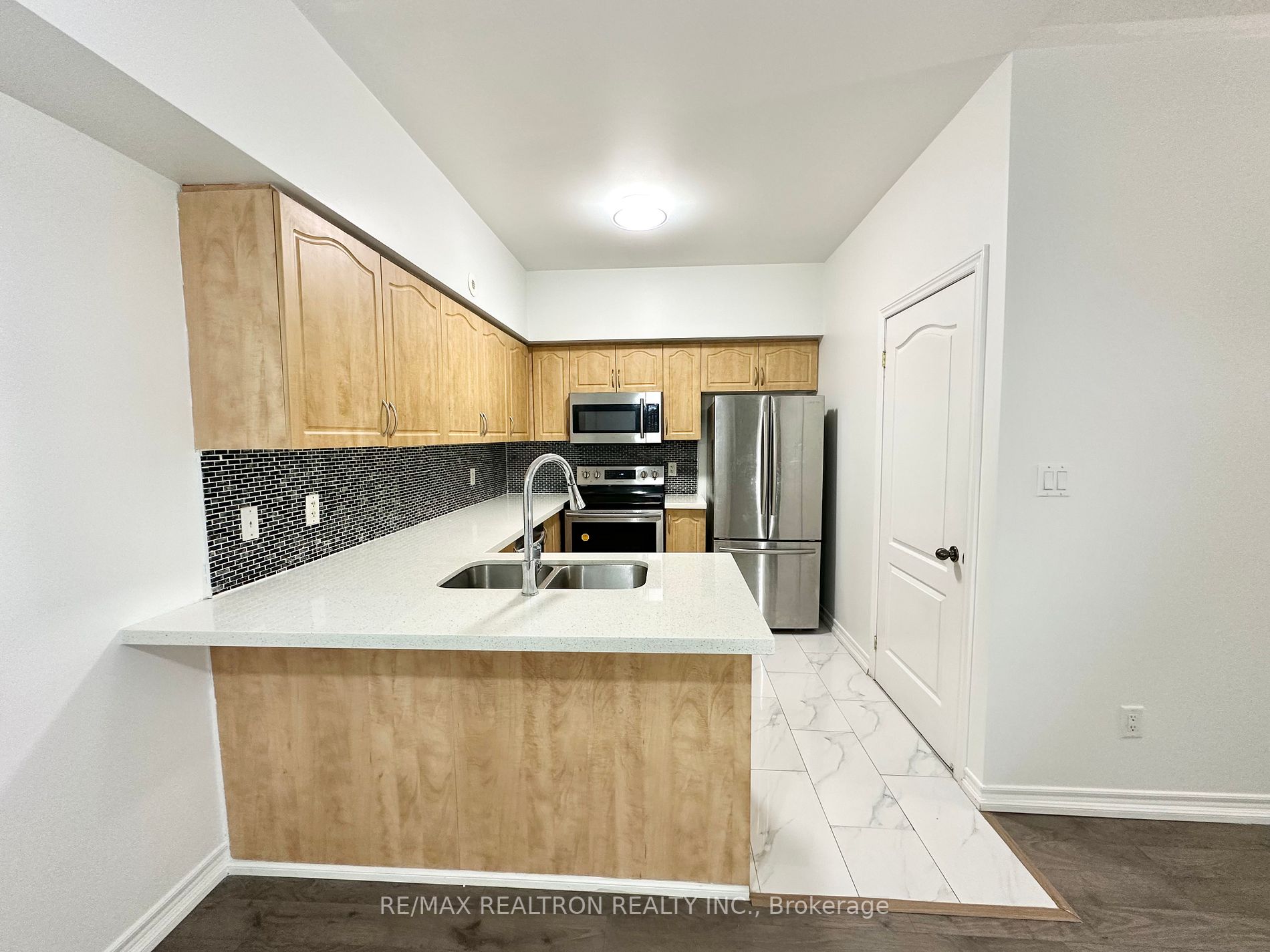 1496 Victoria Park Ave, #119