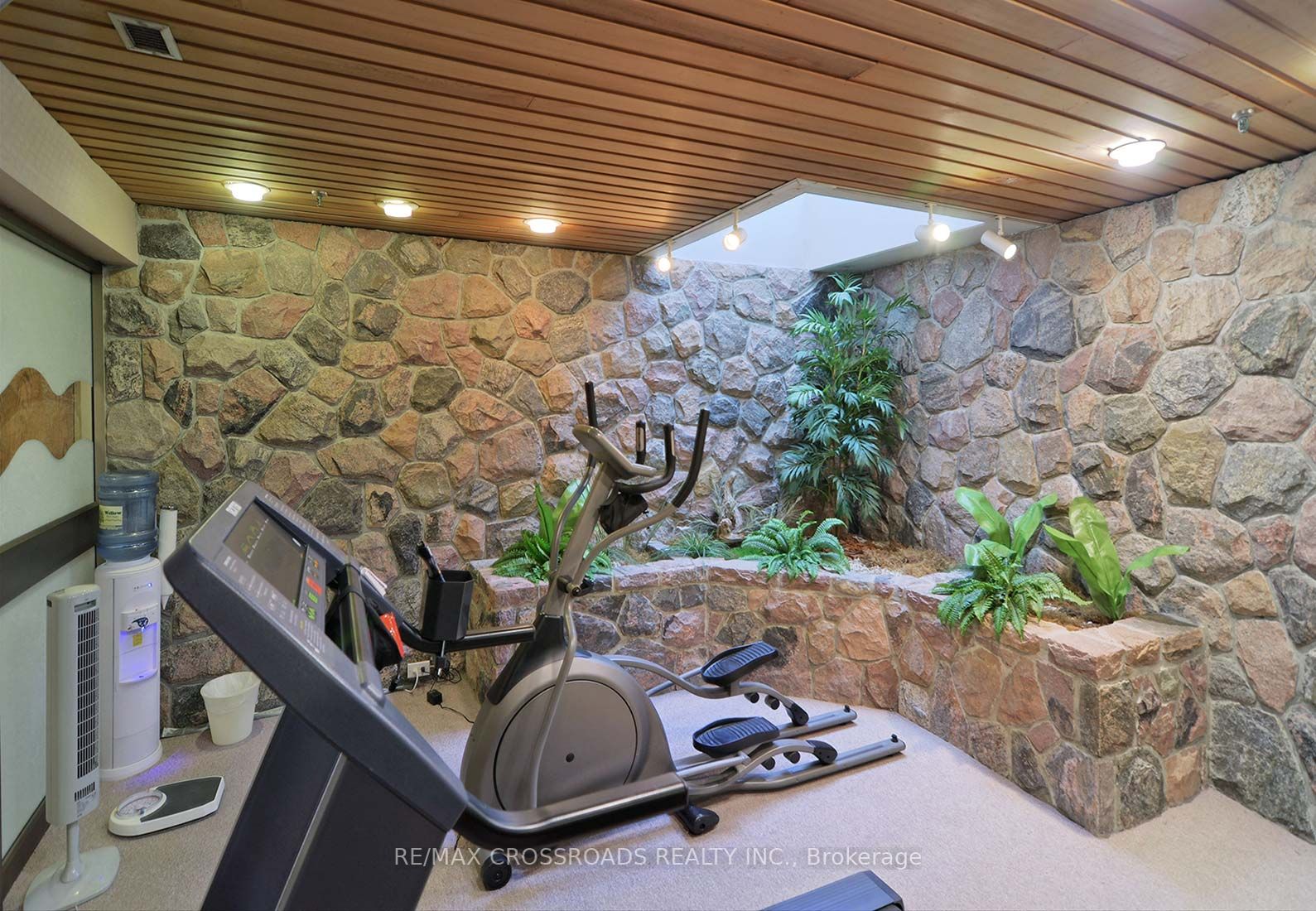 1177 Yonge St, #403