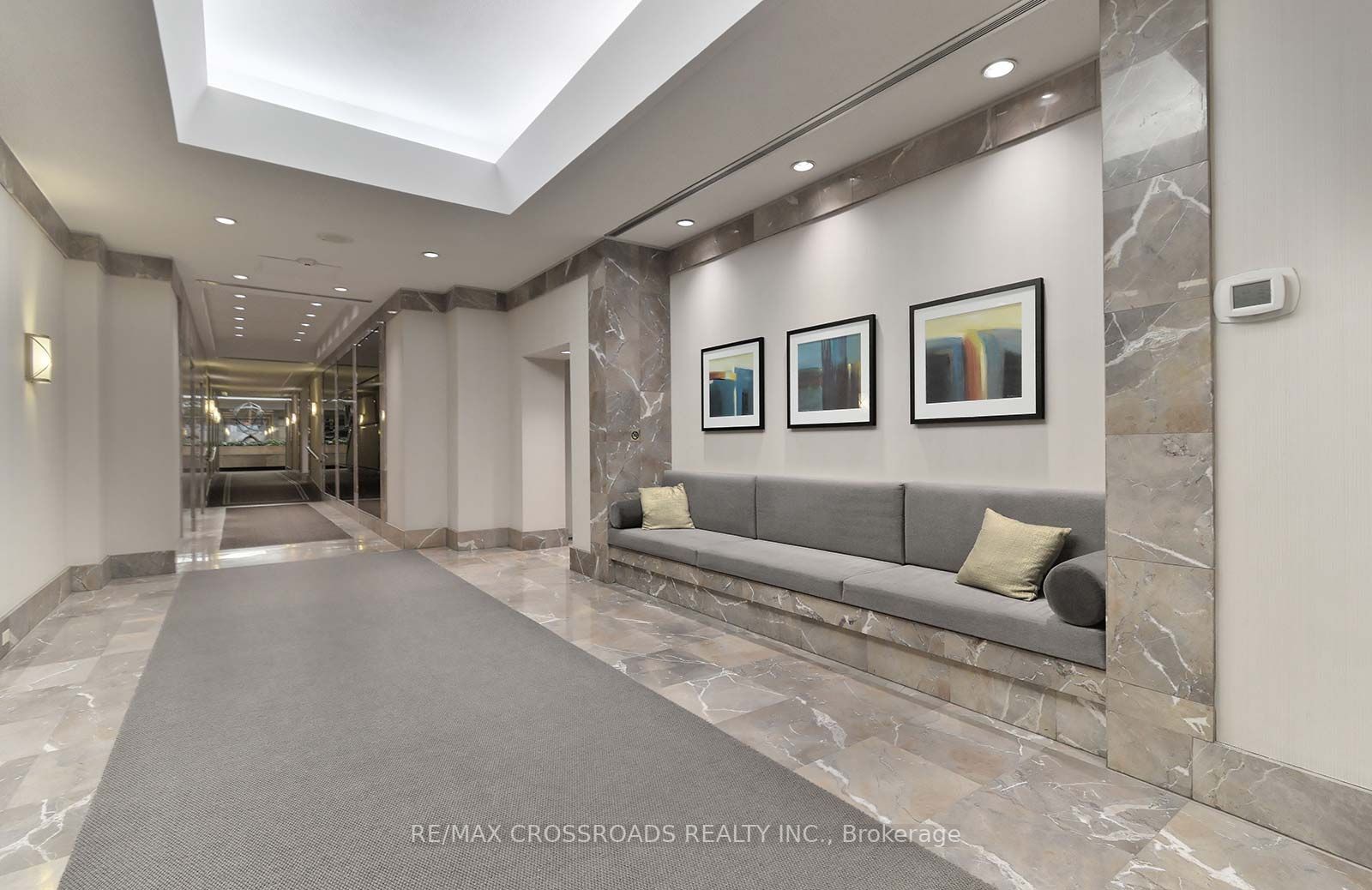 1177 Yonge St, #403