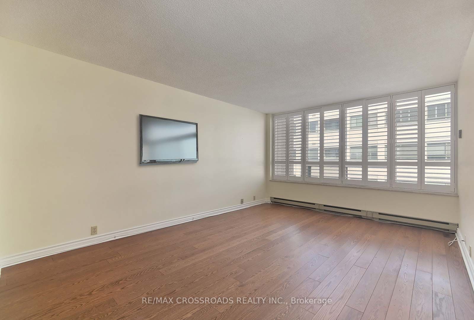 1177 Yonge St, #403