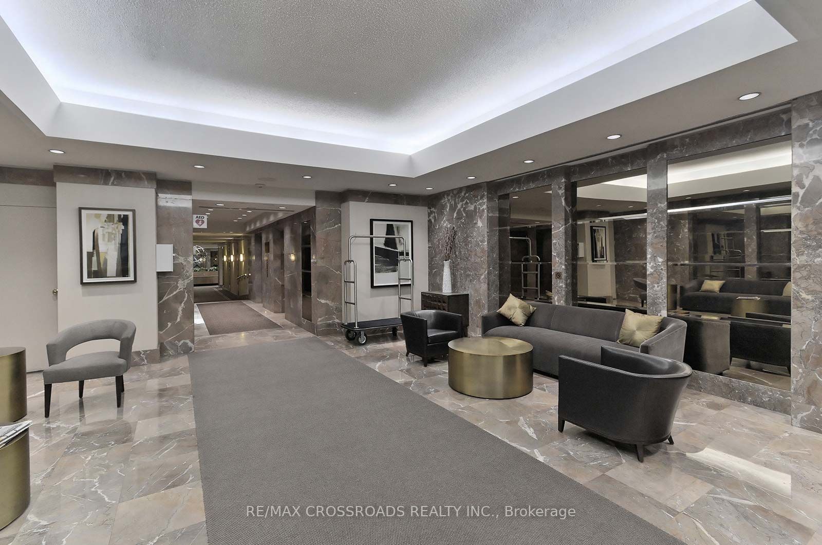 1177 Yonge St, #403