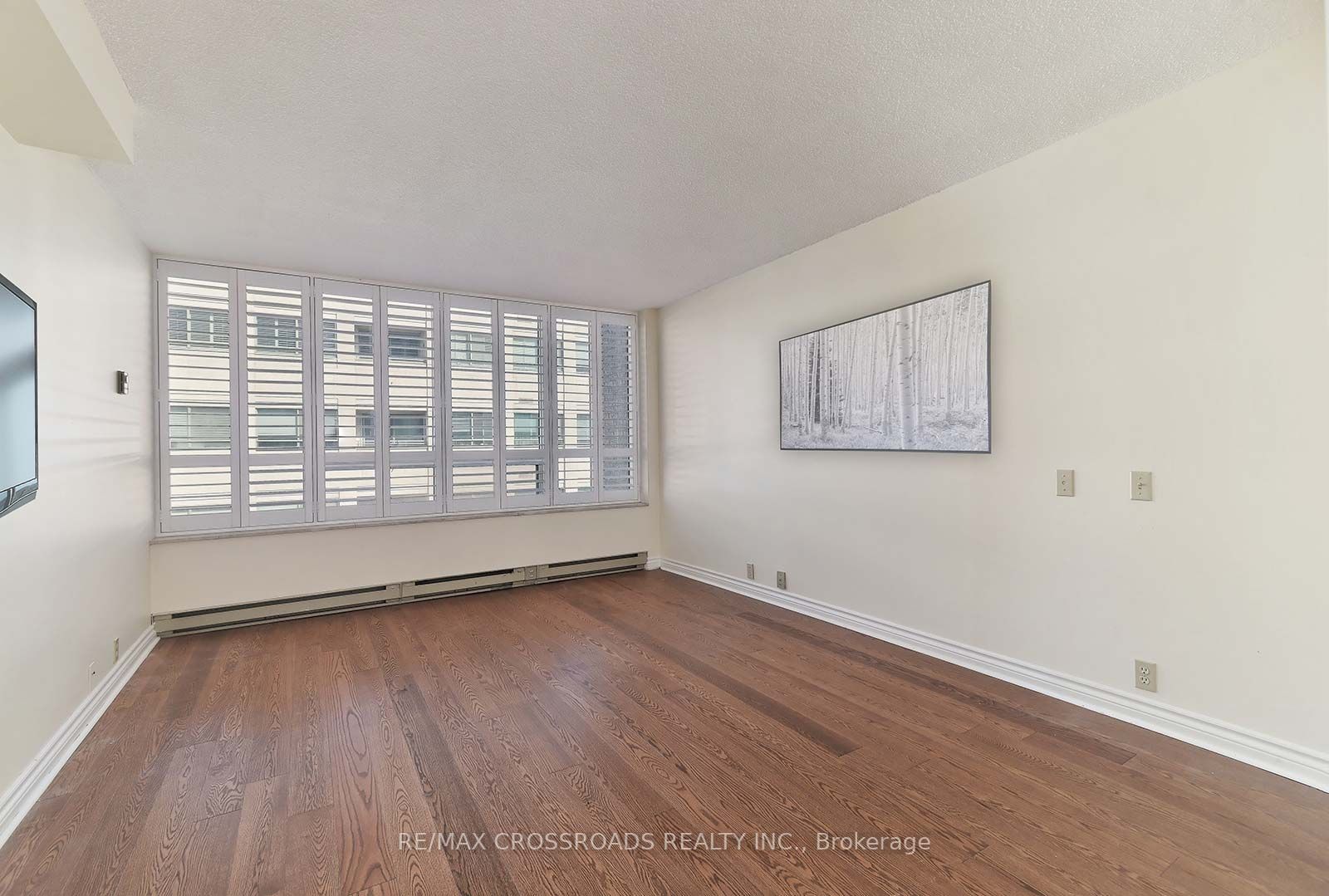 1177 Yonge St, #403