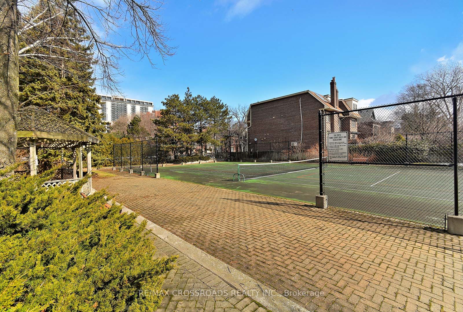 1177 Yonge St, #403