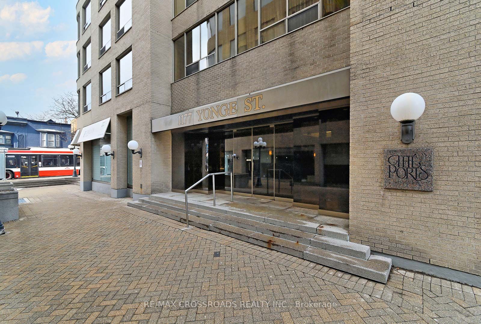 1177 Yonge St, #403