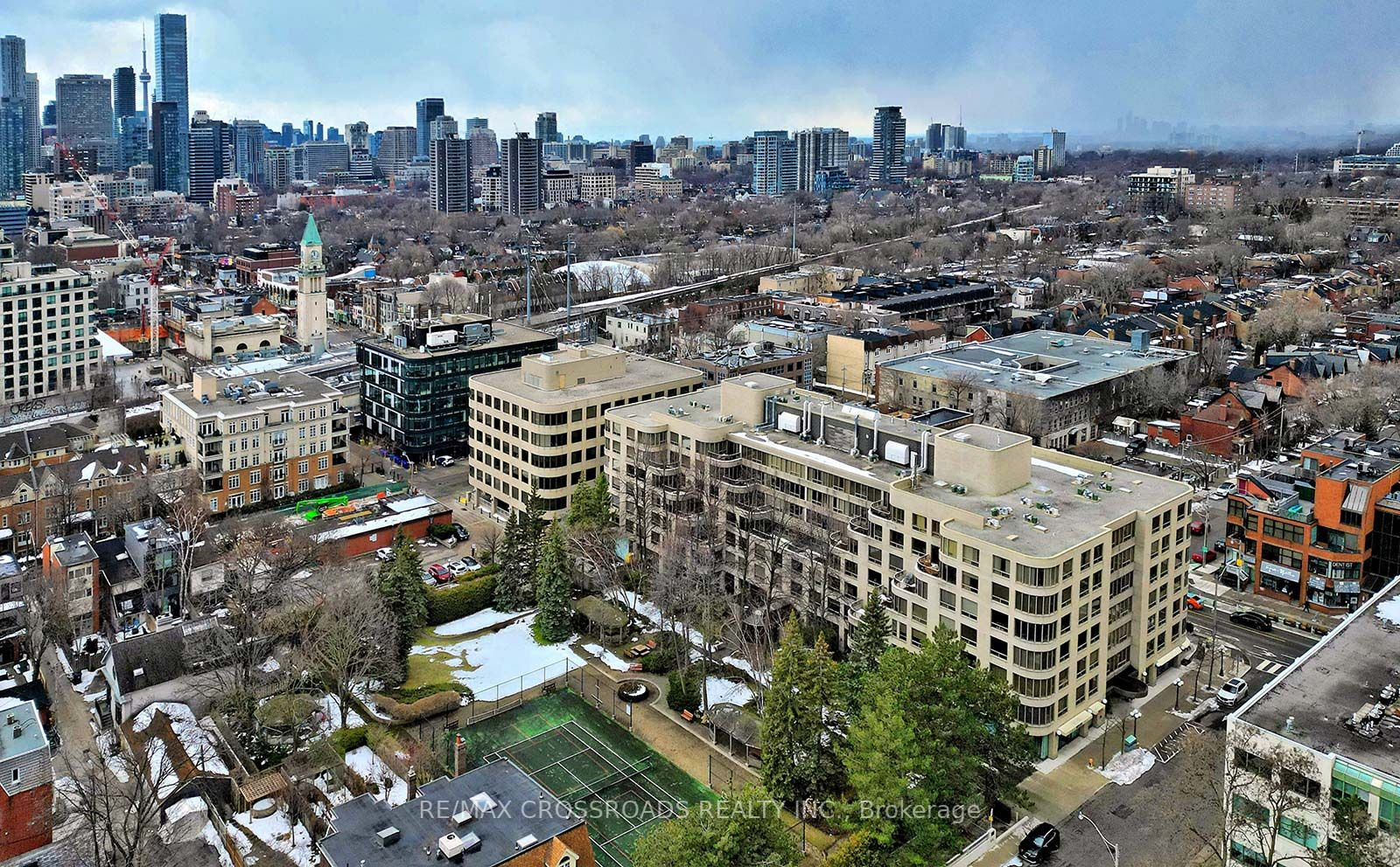 1177 Yonge St, #403