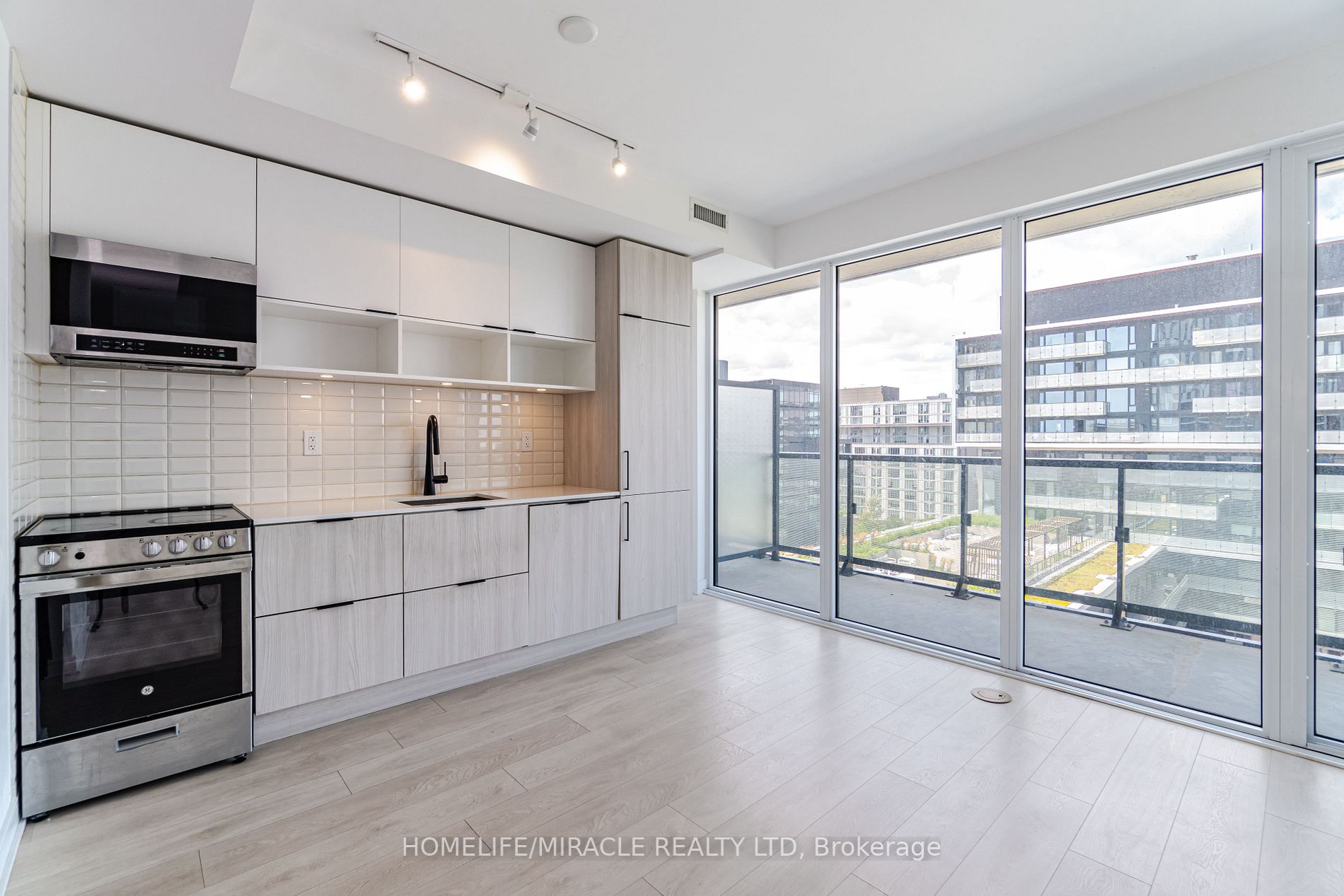 180 Mill St, #S902