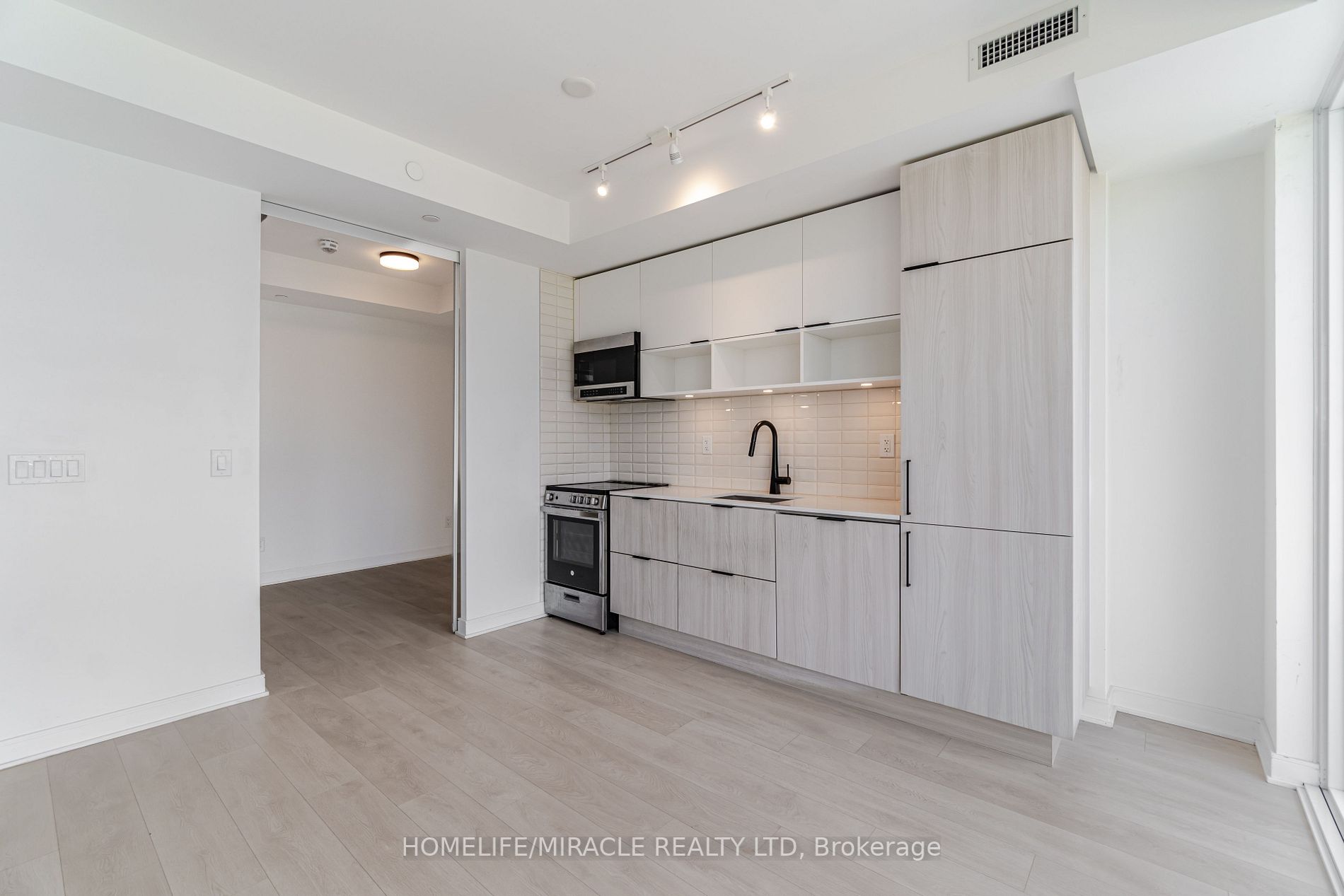 180 Mill St, #S902