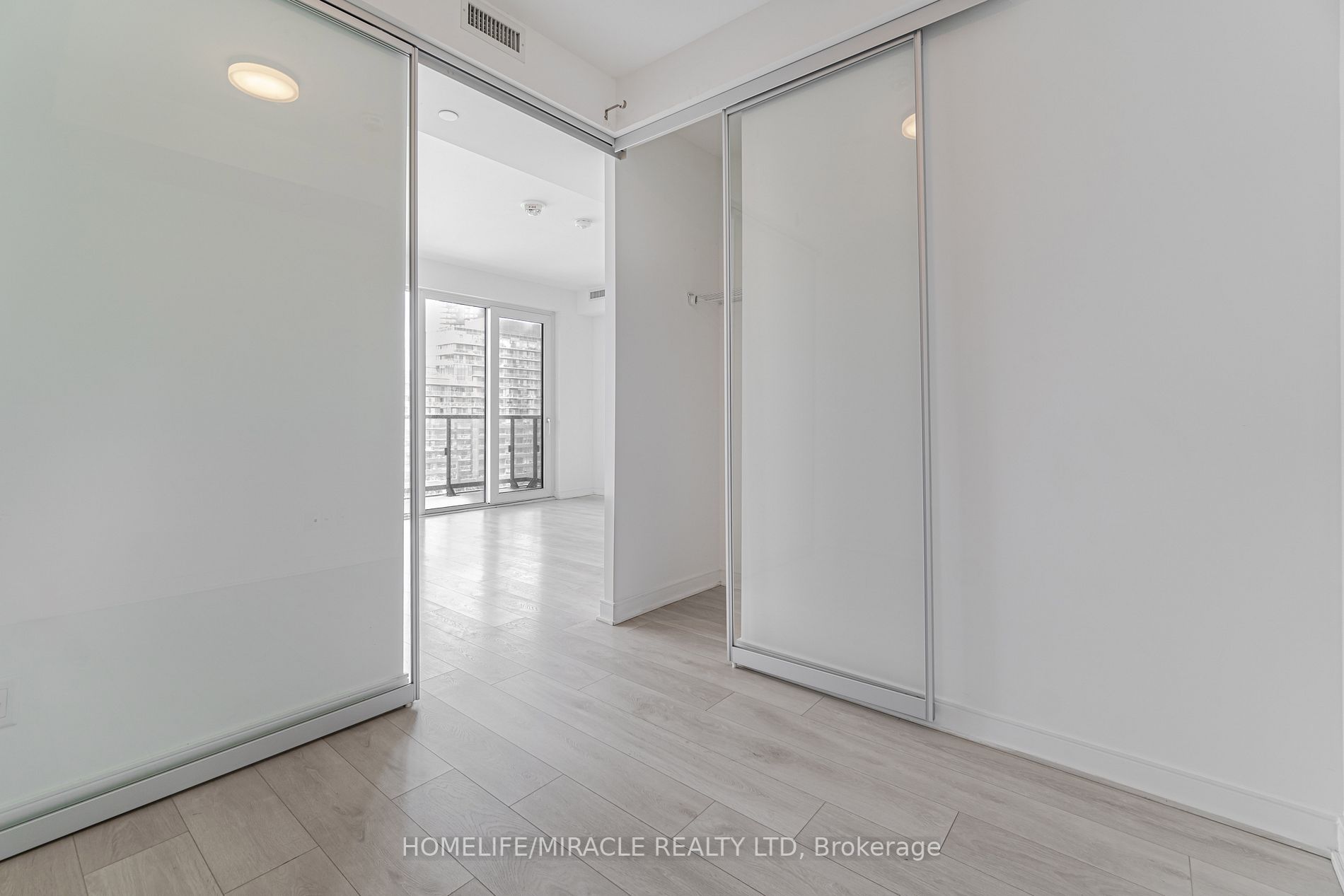 180 Mill St, #S902