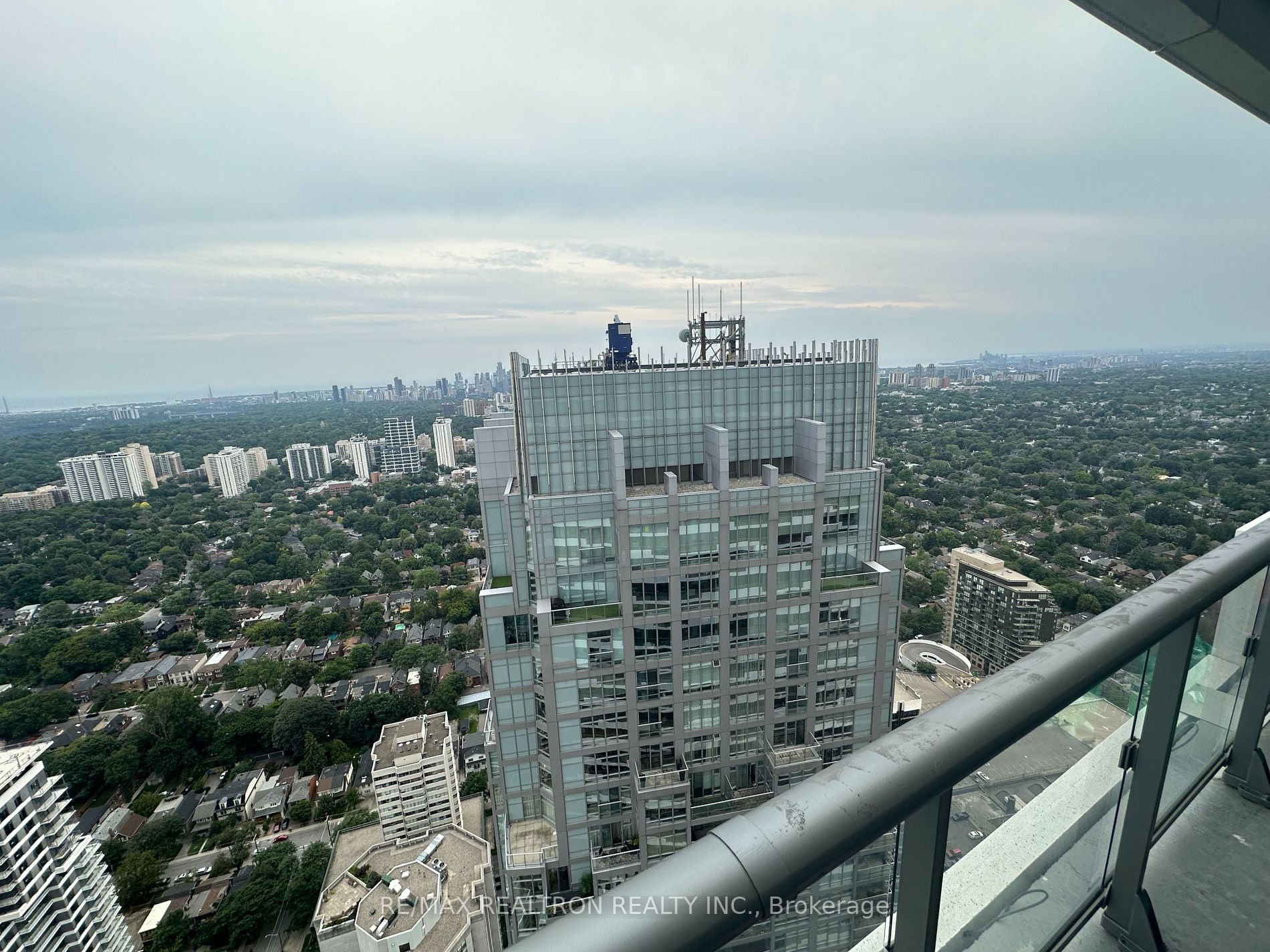 2221 Yonge St, #5103