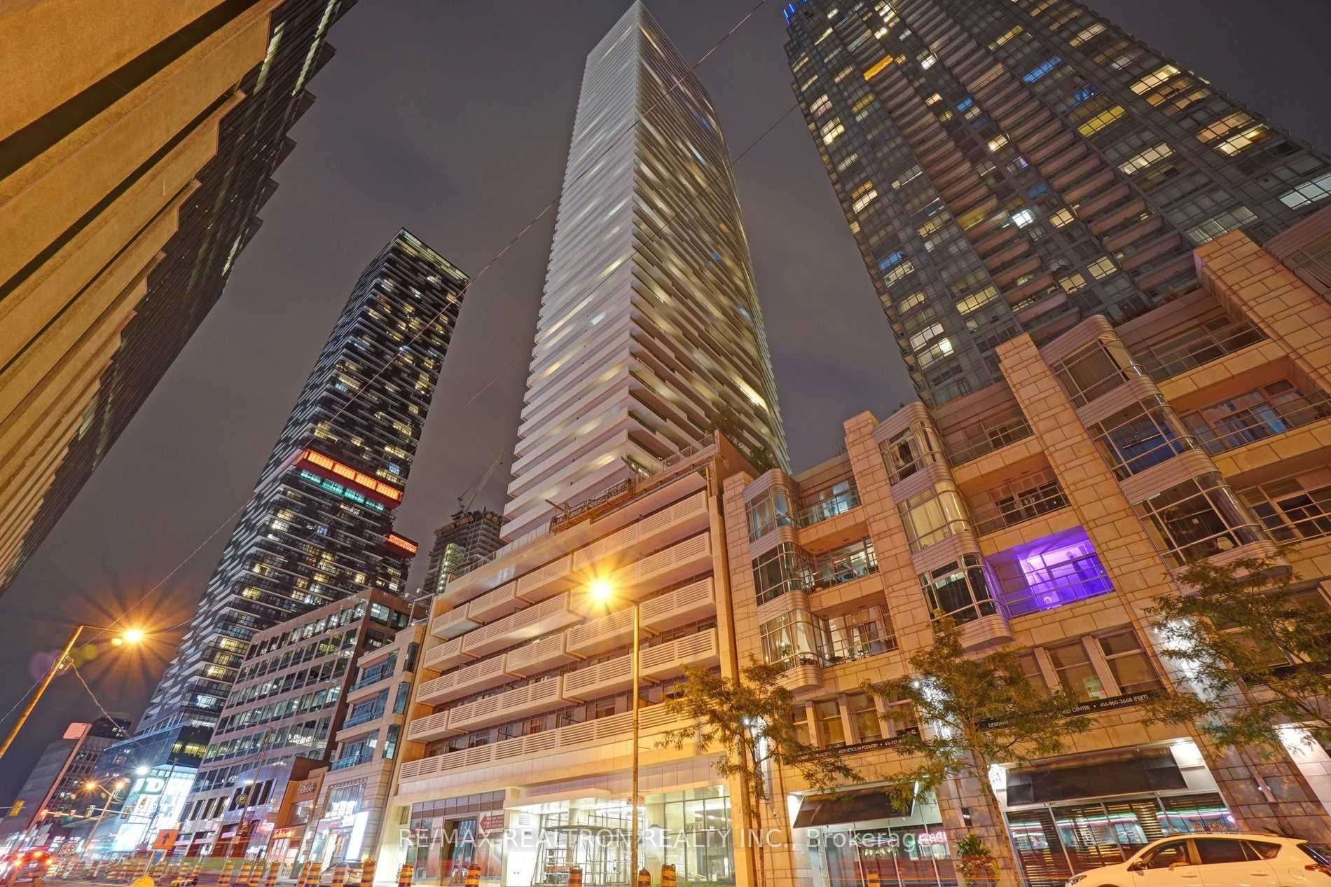 2221 Yonge St, #5103