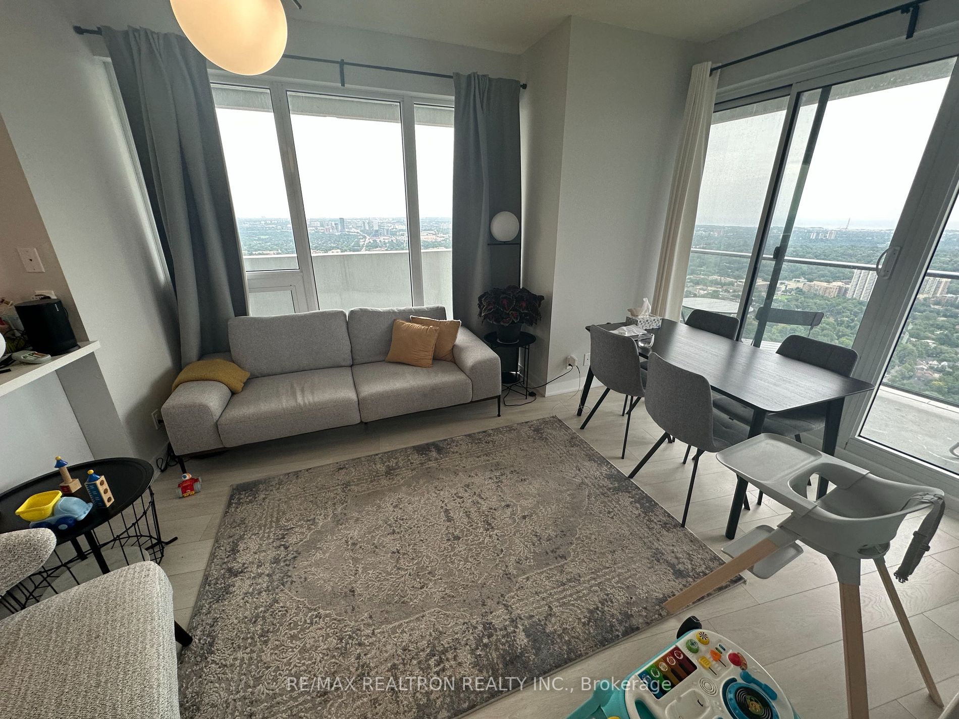2221 Yonge St, #5103