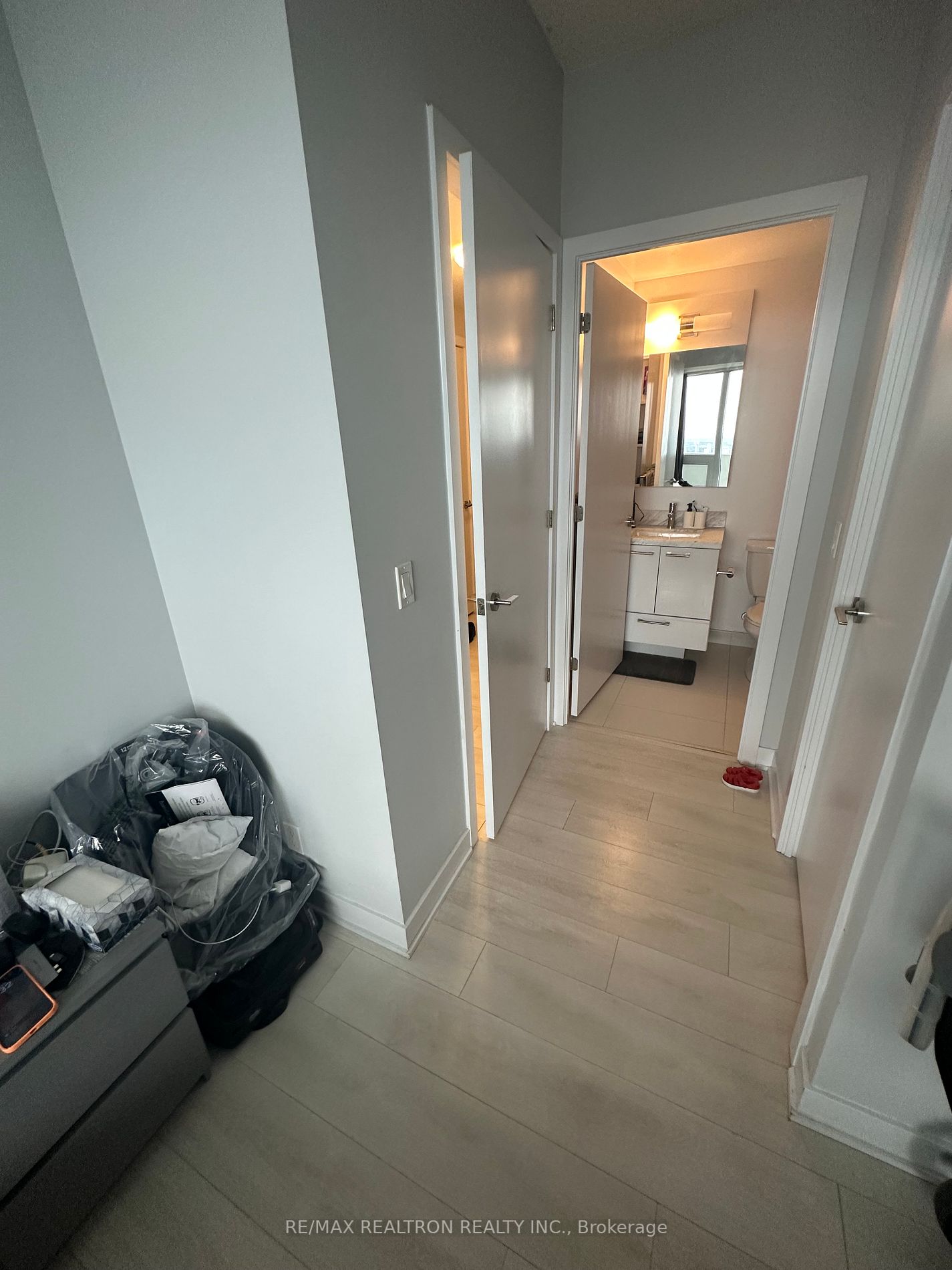 2221 Yonge St, #5103