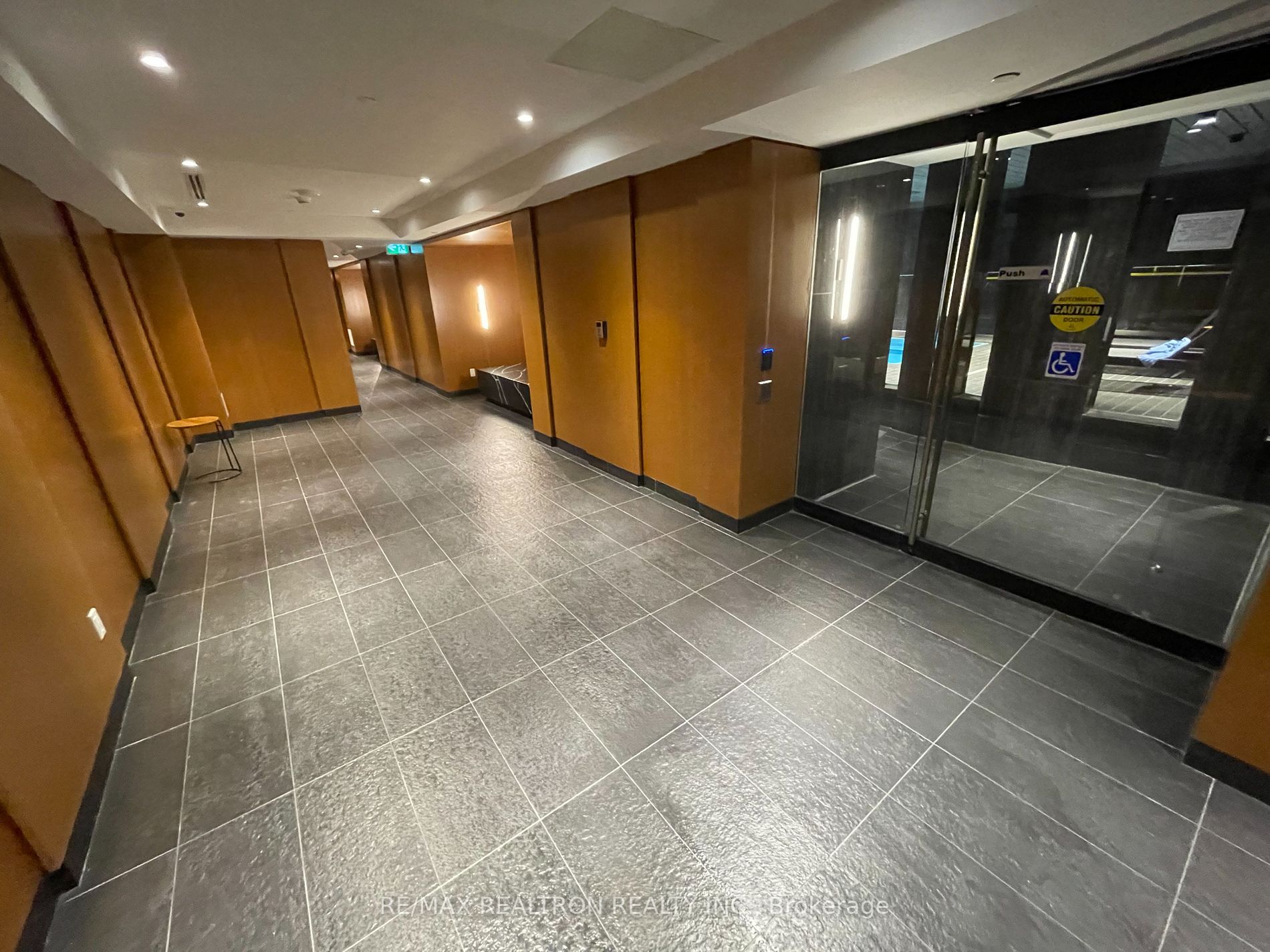 2221 Yonge St, #5103