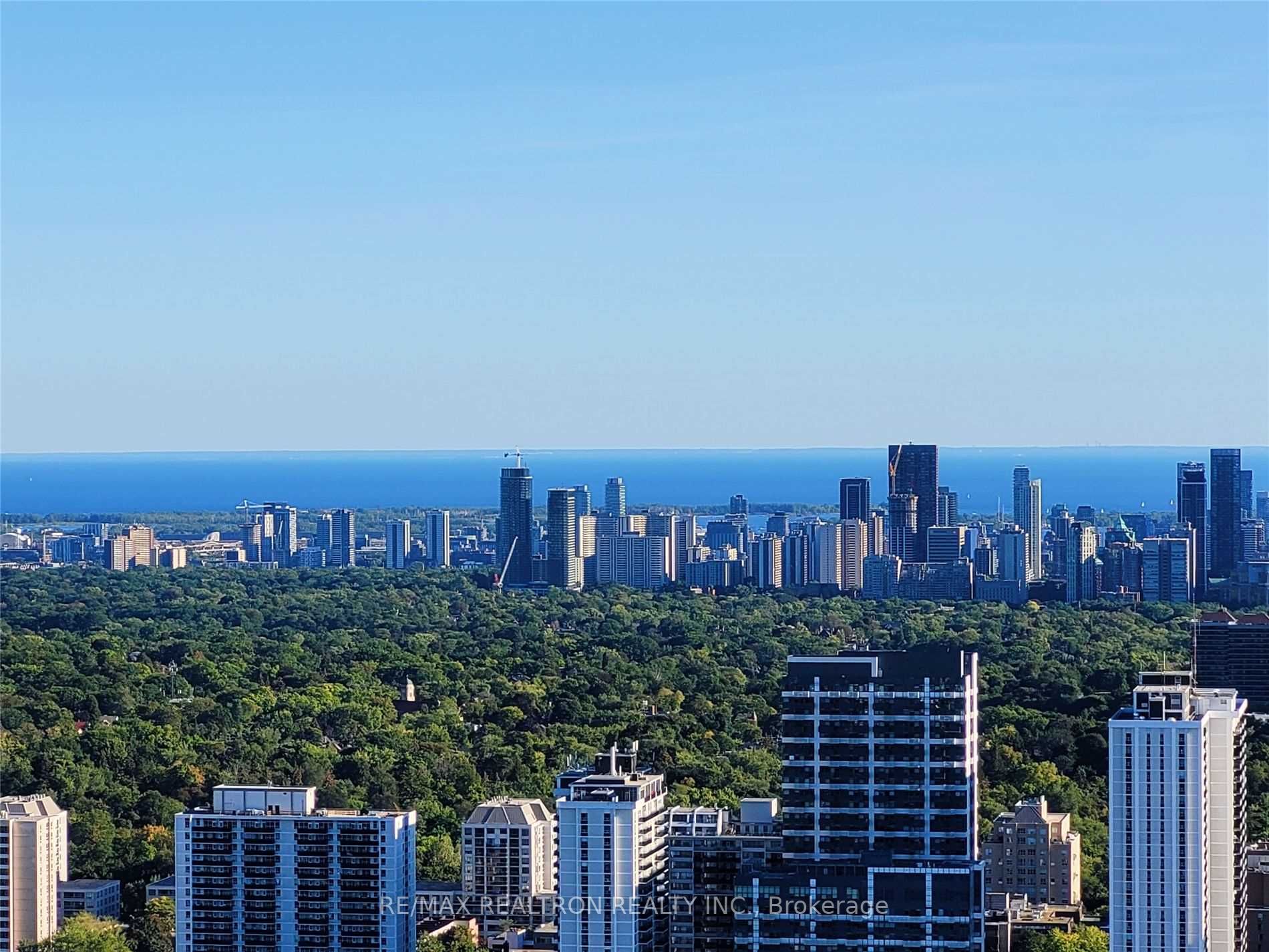 2221 Yonge St, #5103