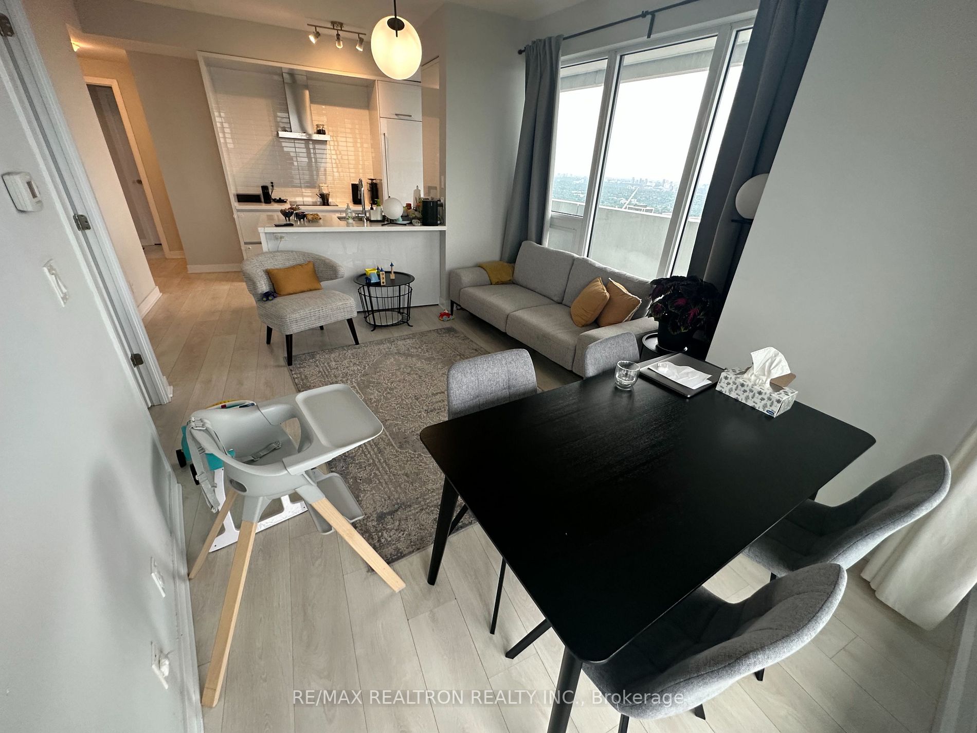 2221 Yonge St, #5103