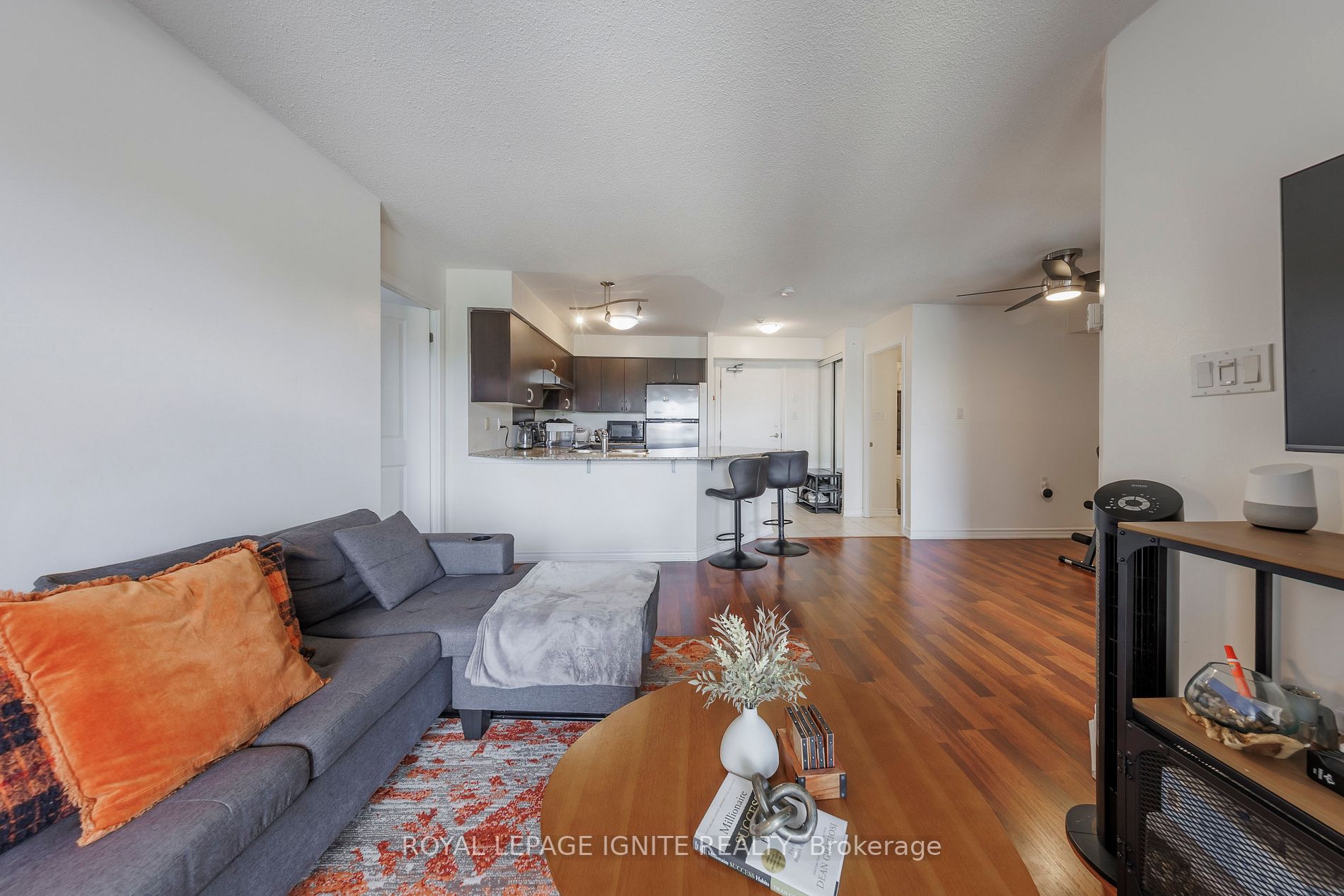 872 Sheppard Ave W, #218