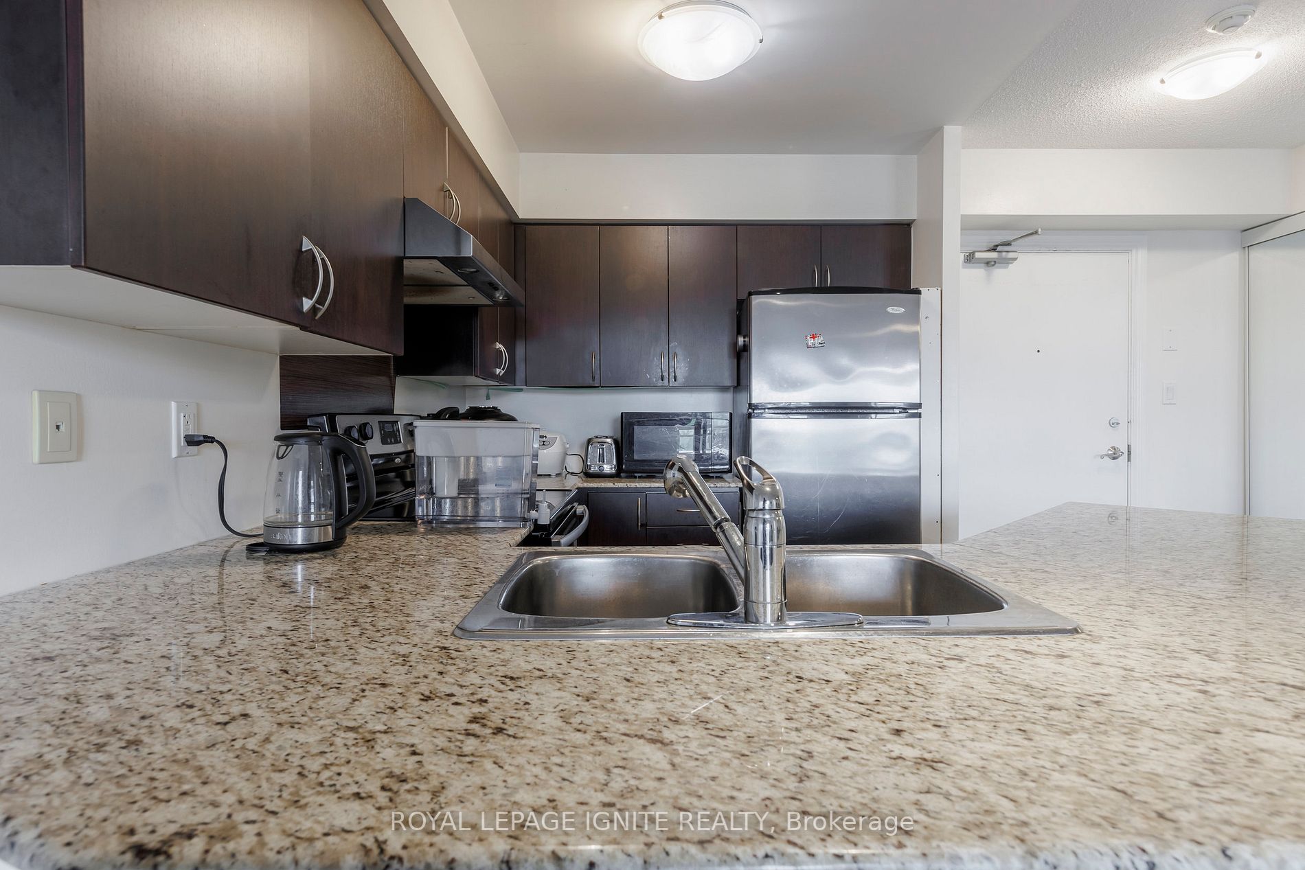 872 Sheppard Ave W, #218