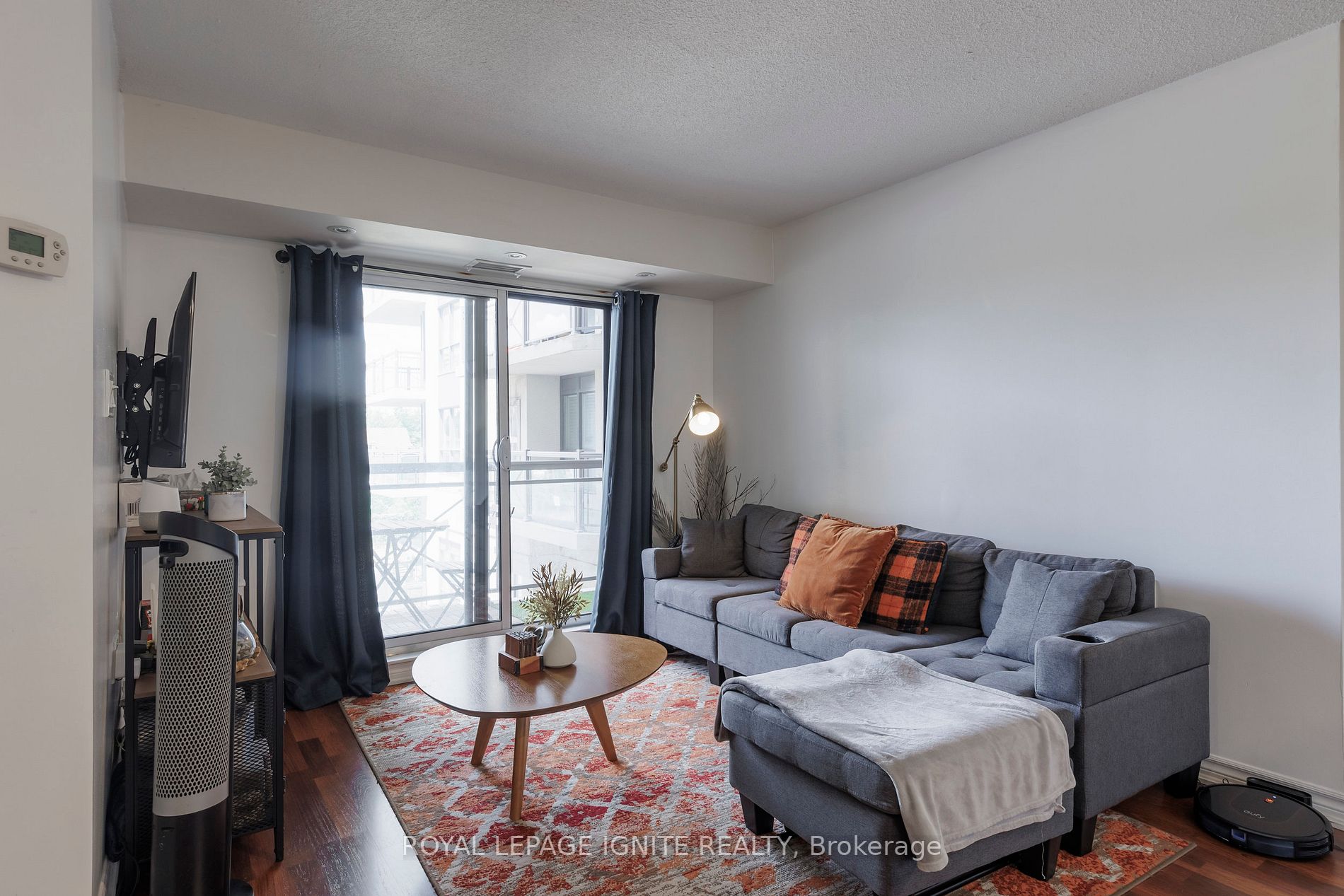 872 Sheppard Ave W, #218