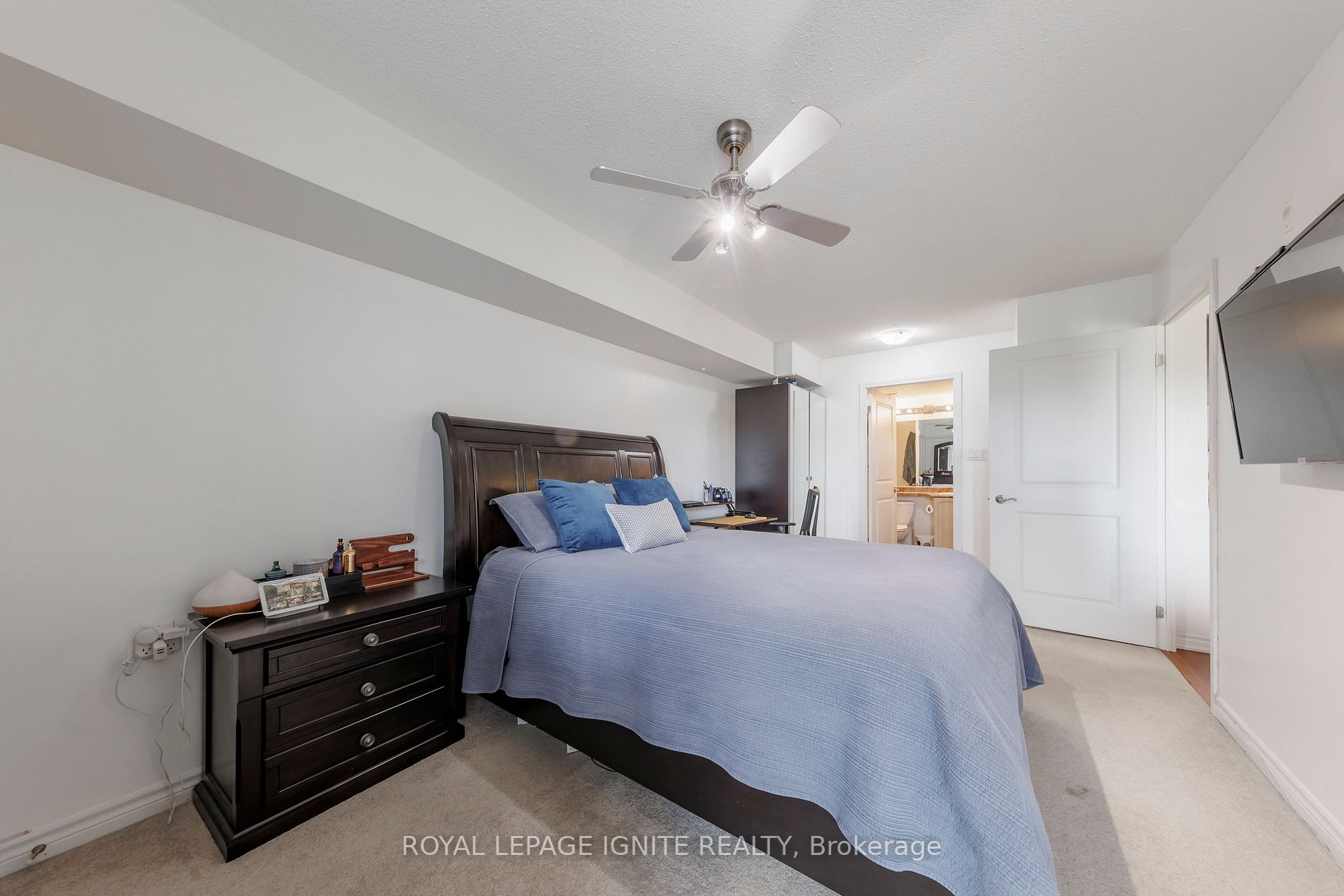 872 Sheppard Ave W, #218