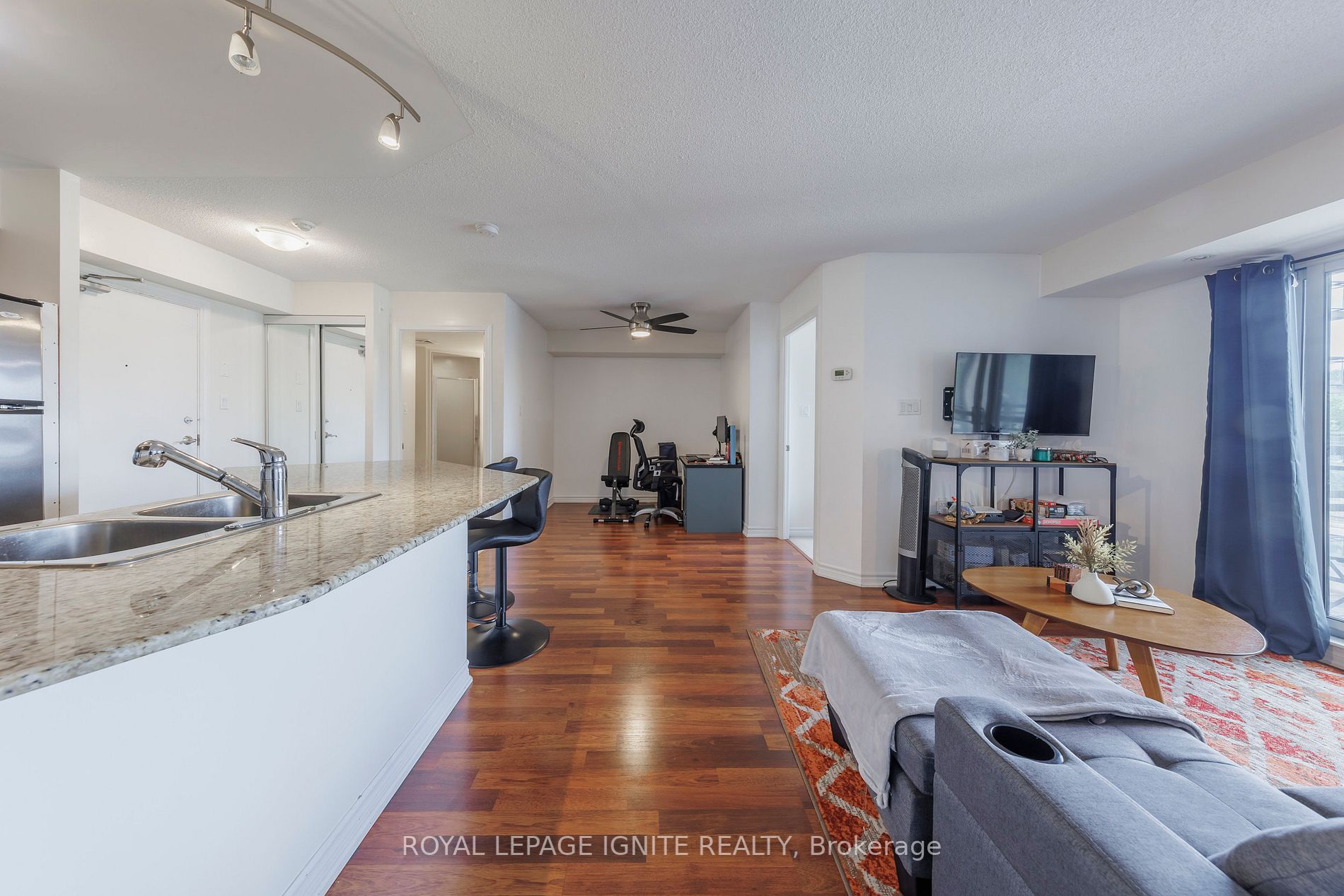 872 Sheppard Ave W, #218