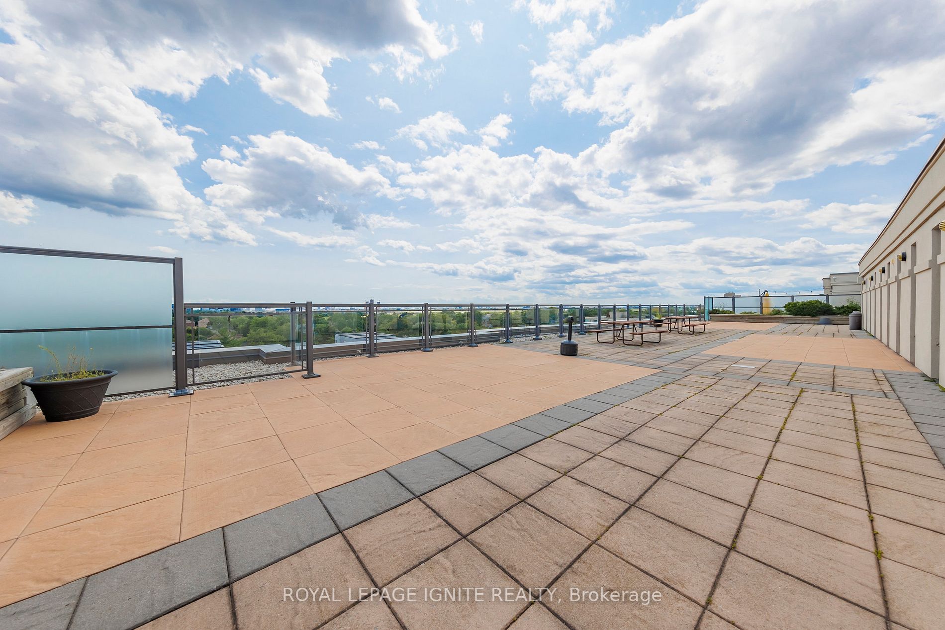 872 Sheppard Ave W, #218