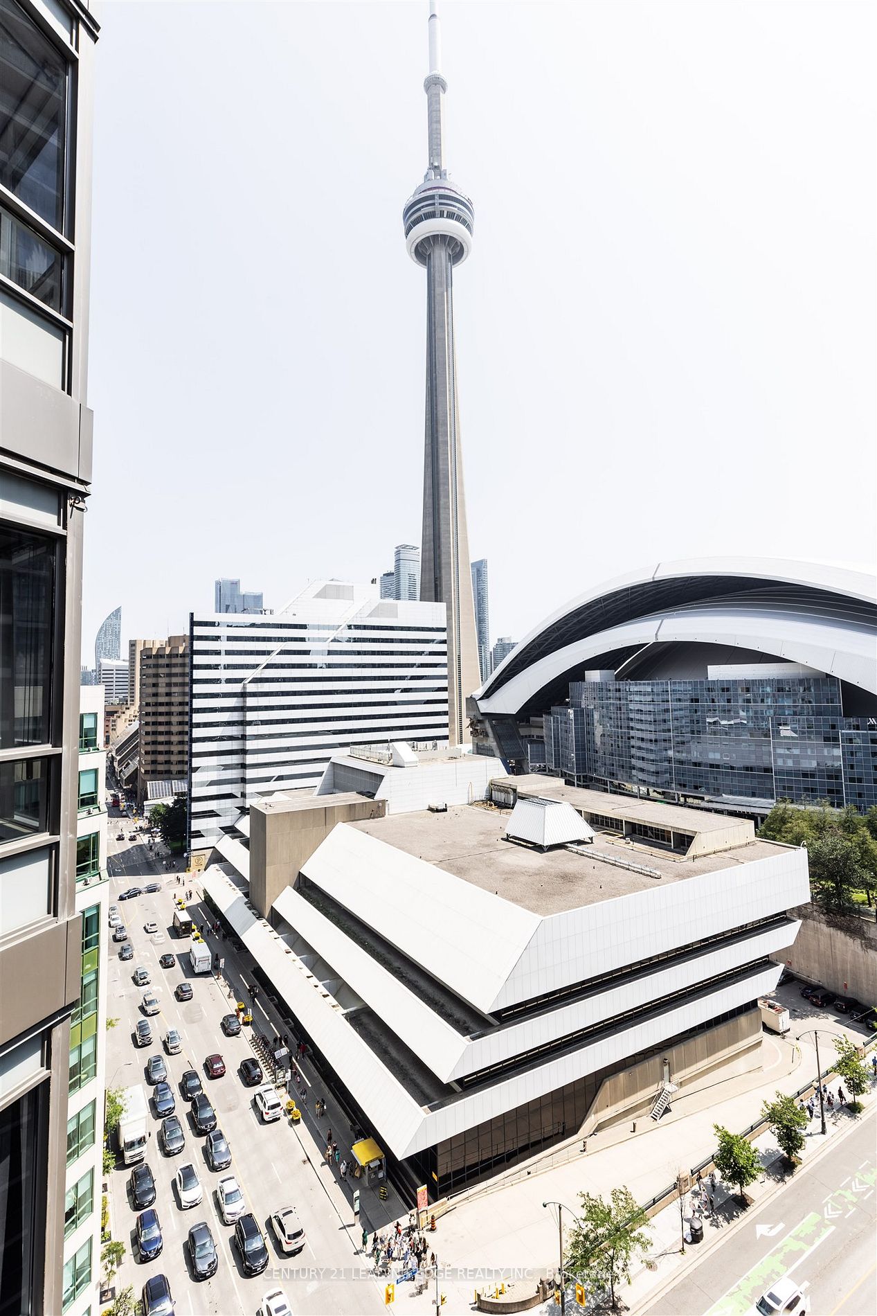 20 Blue Jays Way, #1816