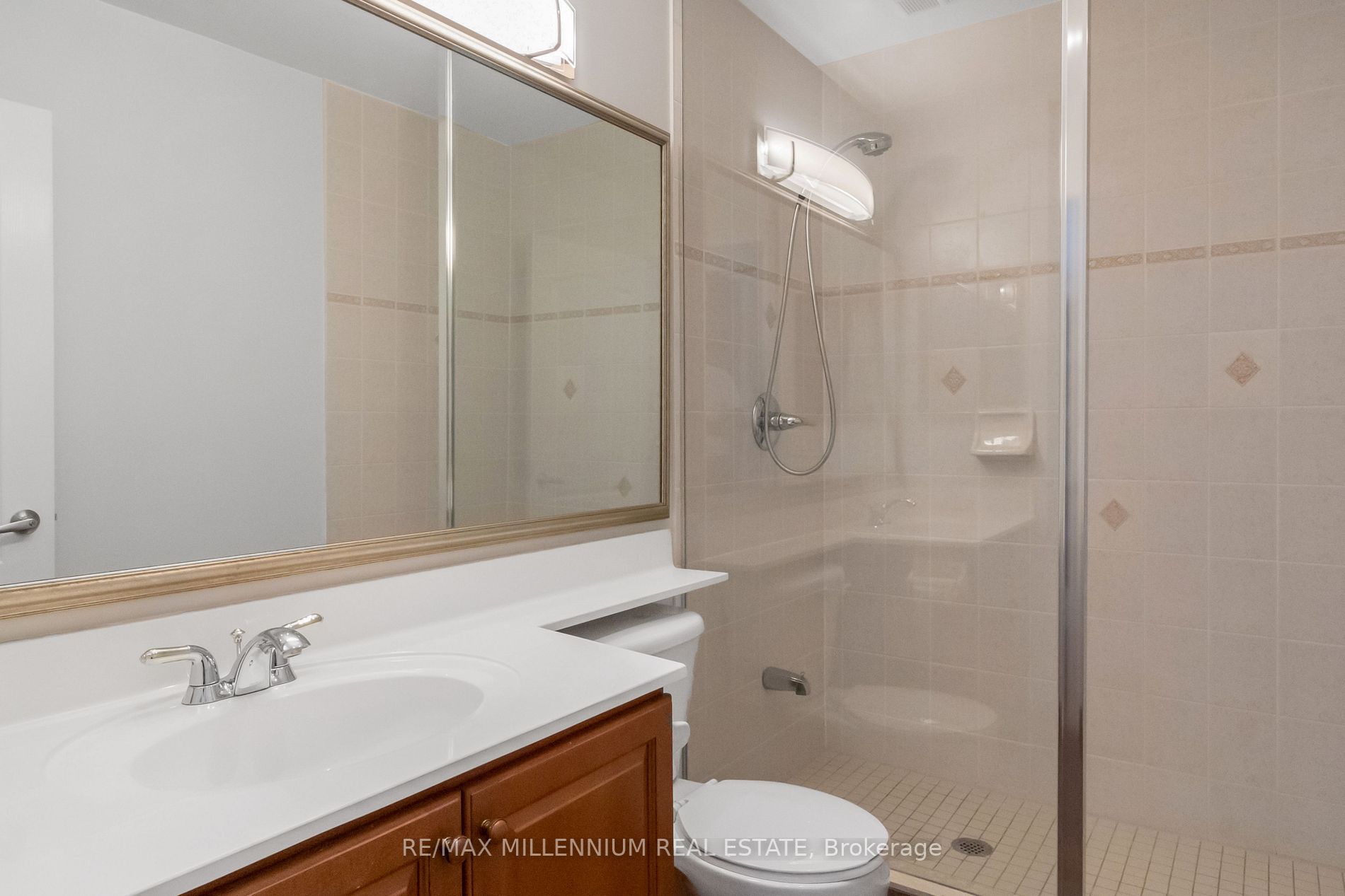 1101 Leslie St, #1006