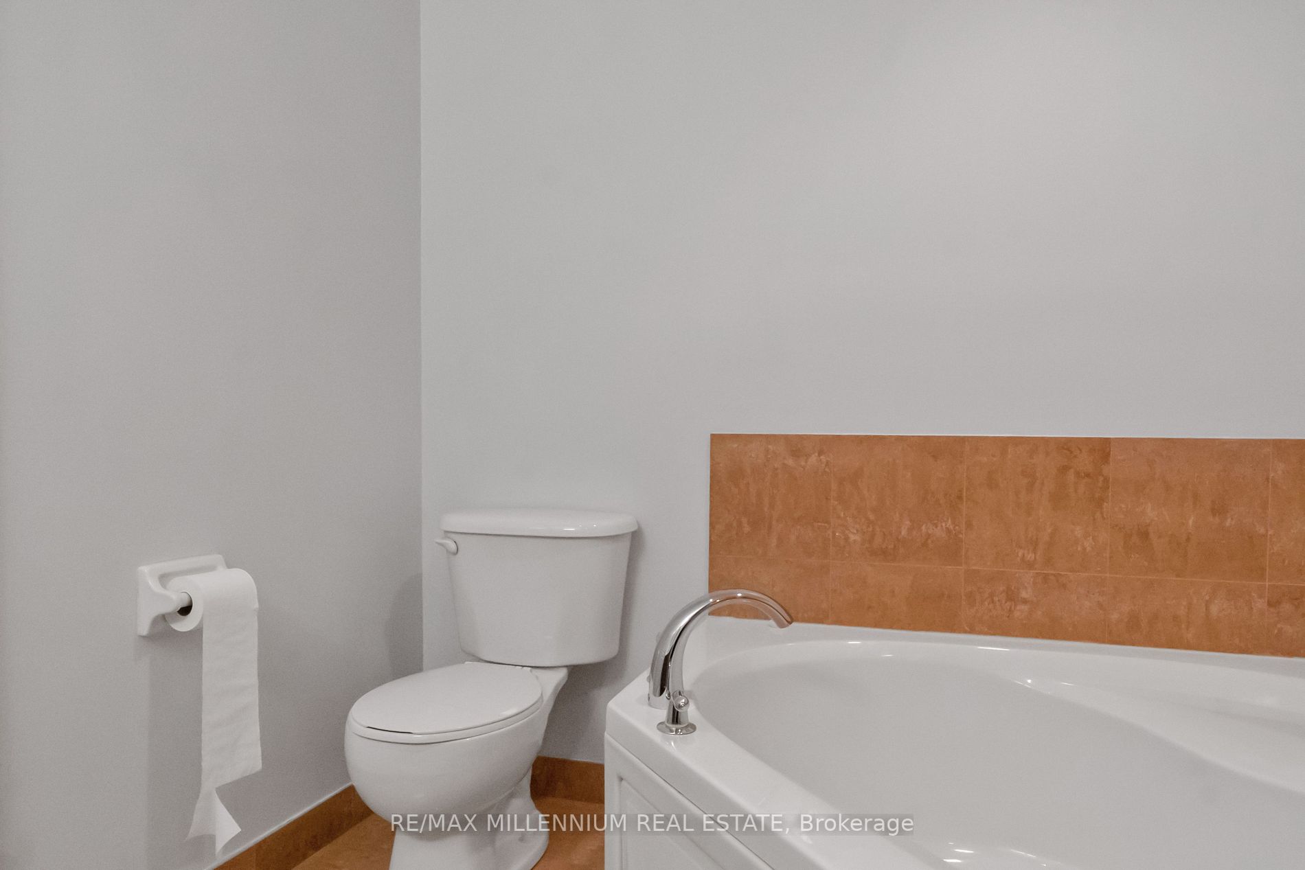 1101 Leslie St, #1006
