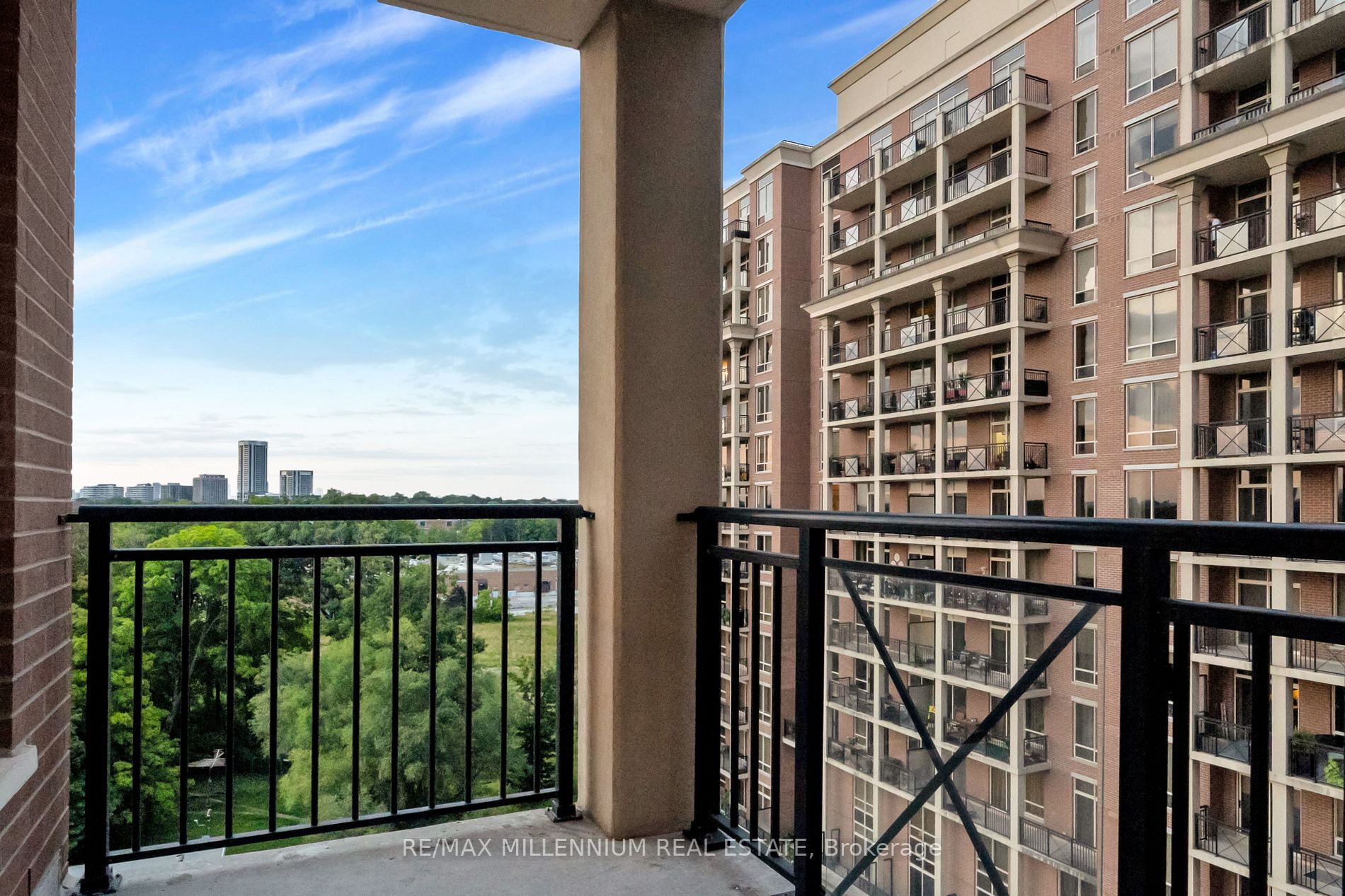 1101 Leslie St, #1006