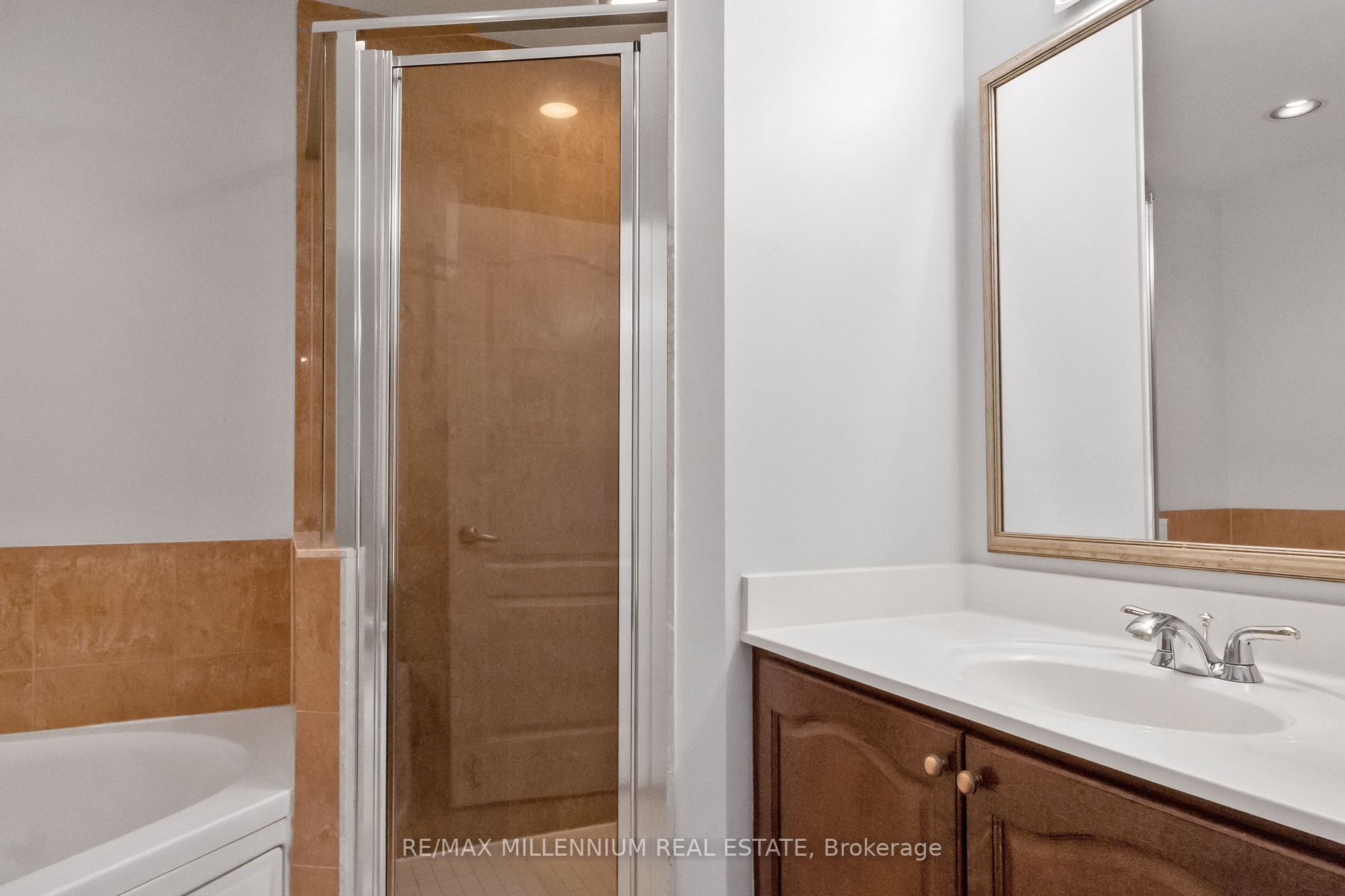 1101 Leslie St, #1006