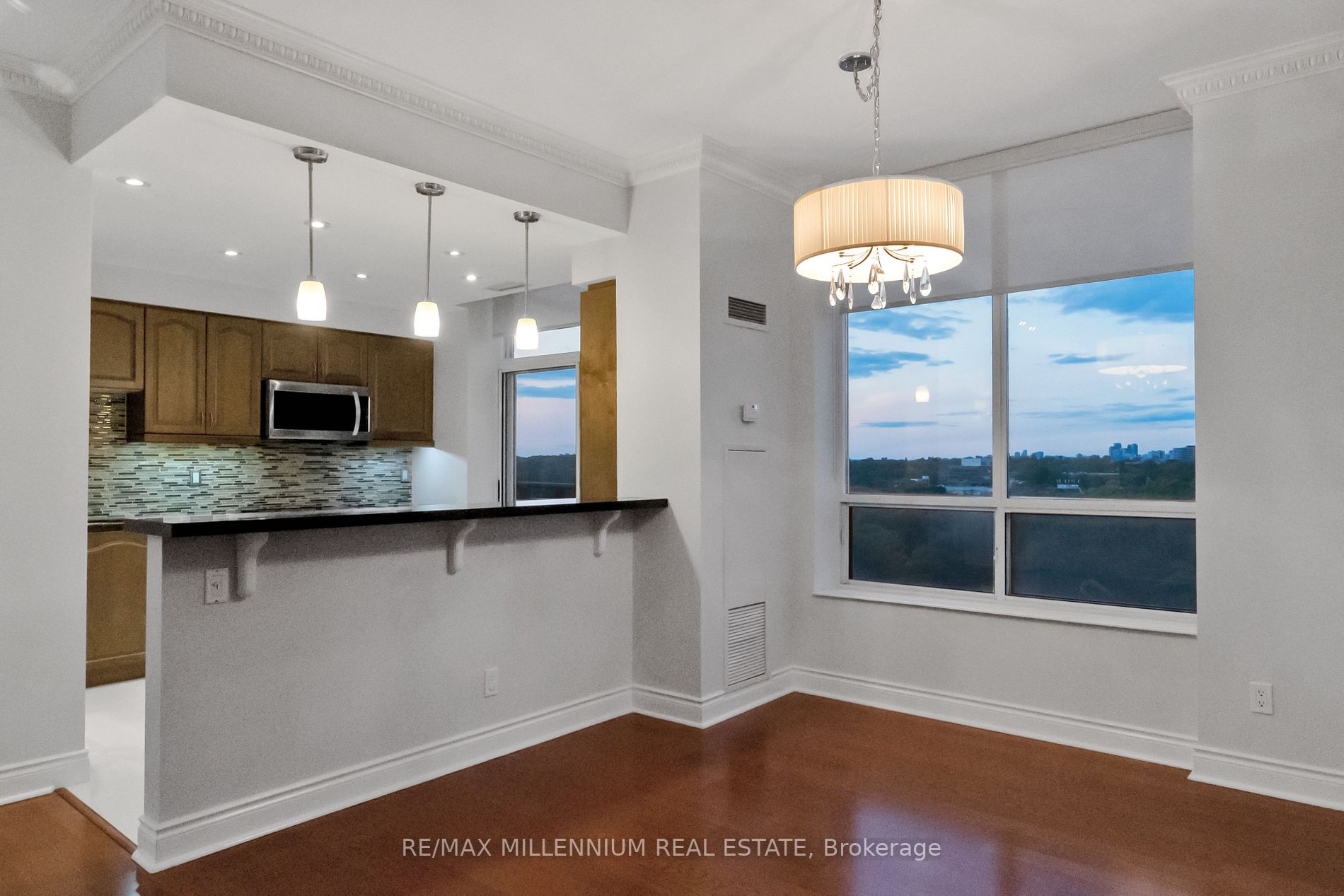 1101 Leslie St, #1006