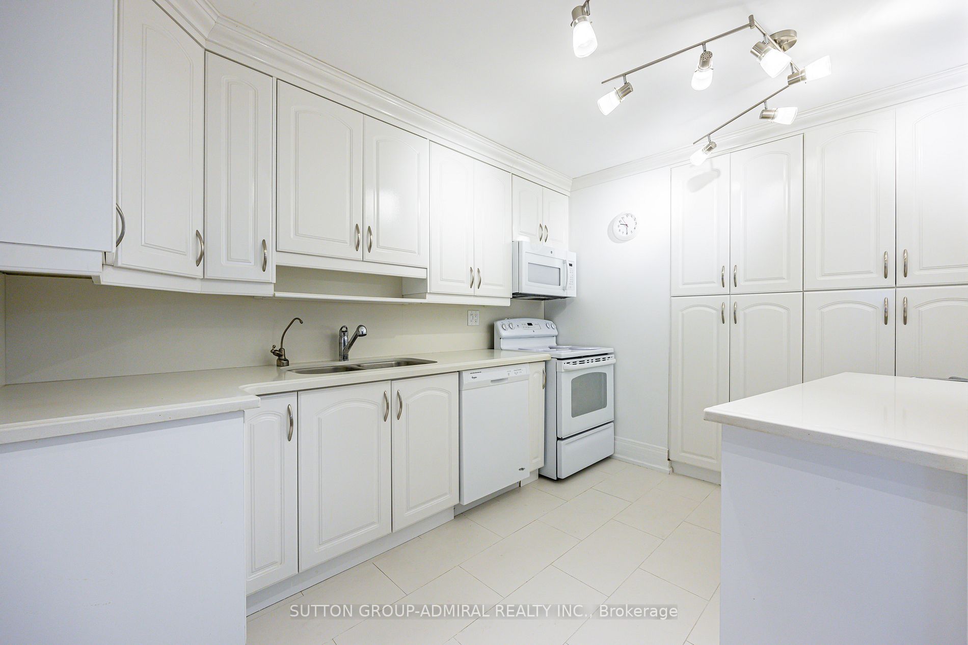 1201 Steeles Ave W, #201