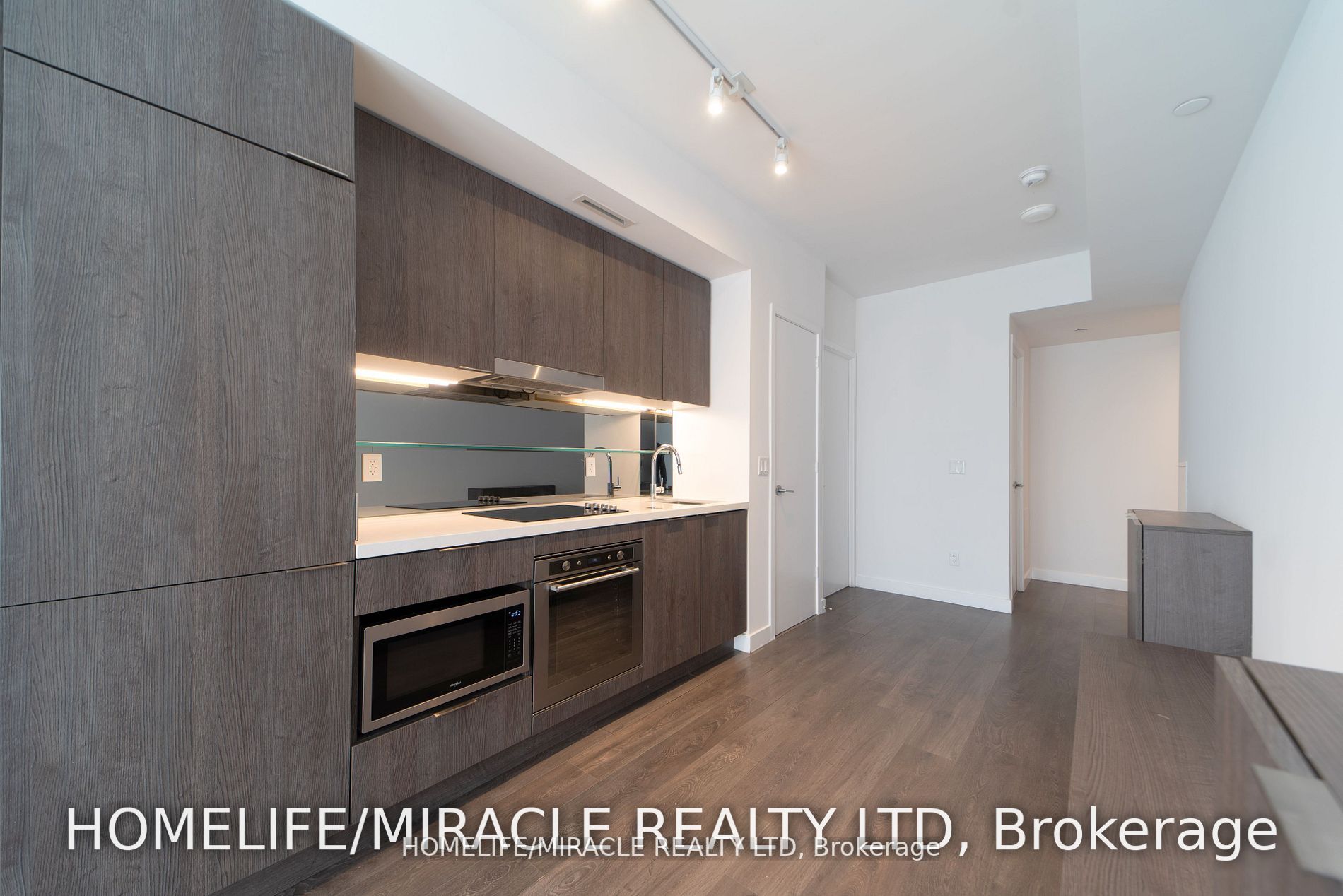 215 Queen St W, #1405