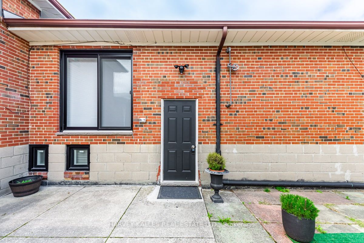 10 Cavotti Cres, #Lower A