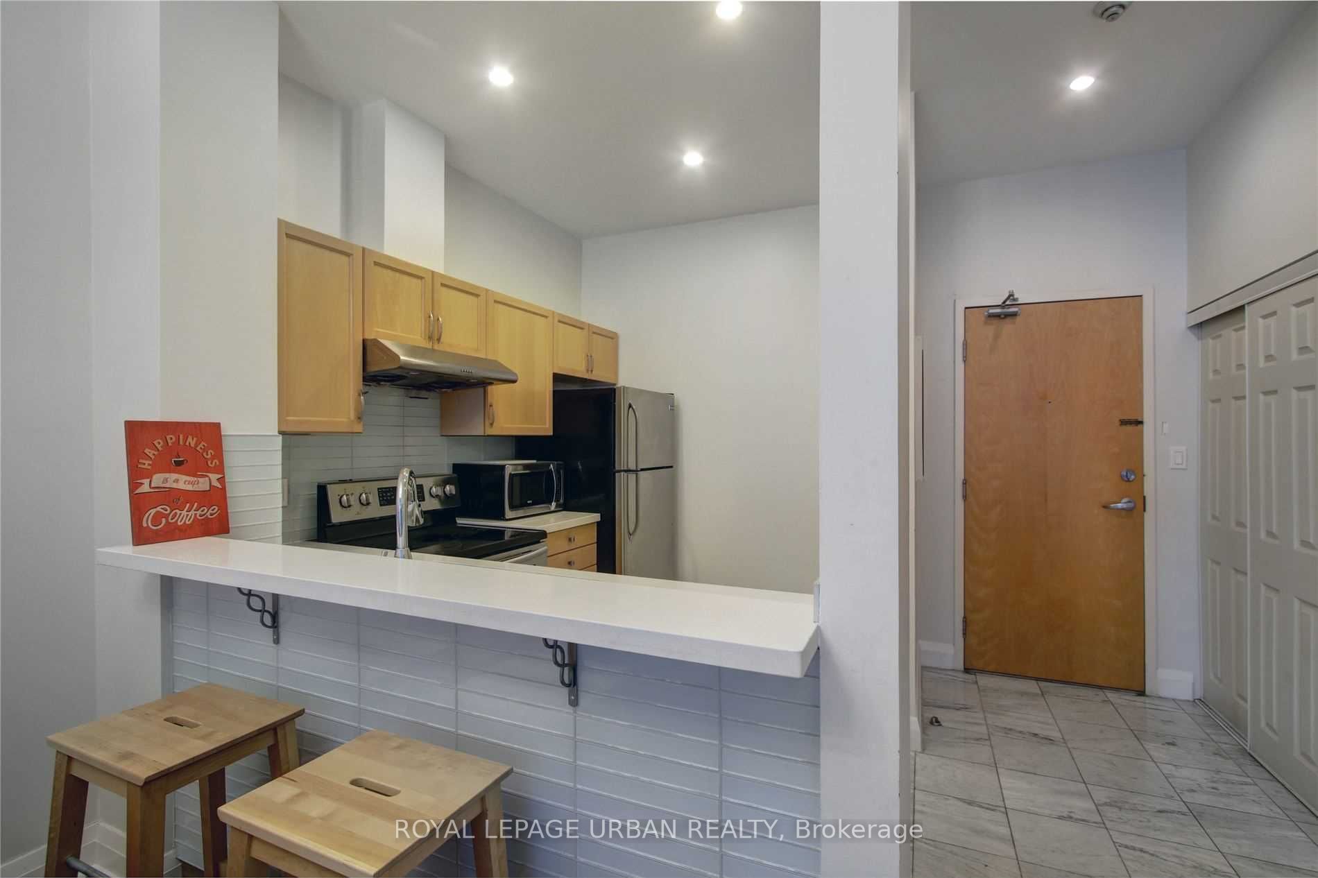 8 Wellesley St E, #803
