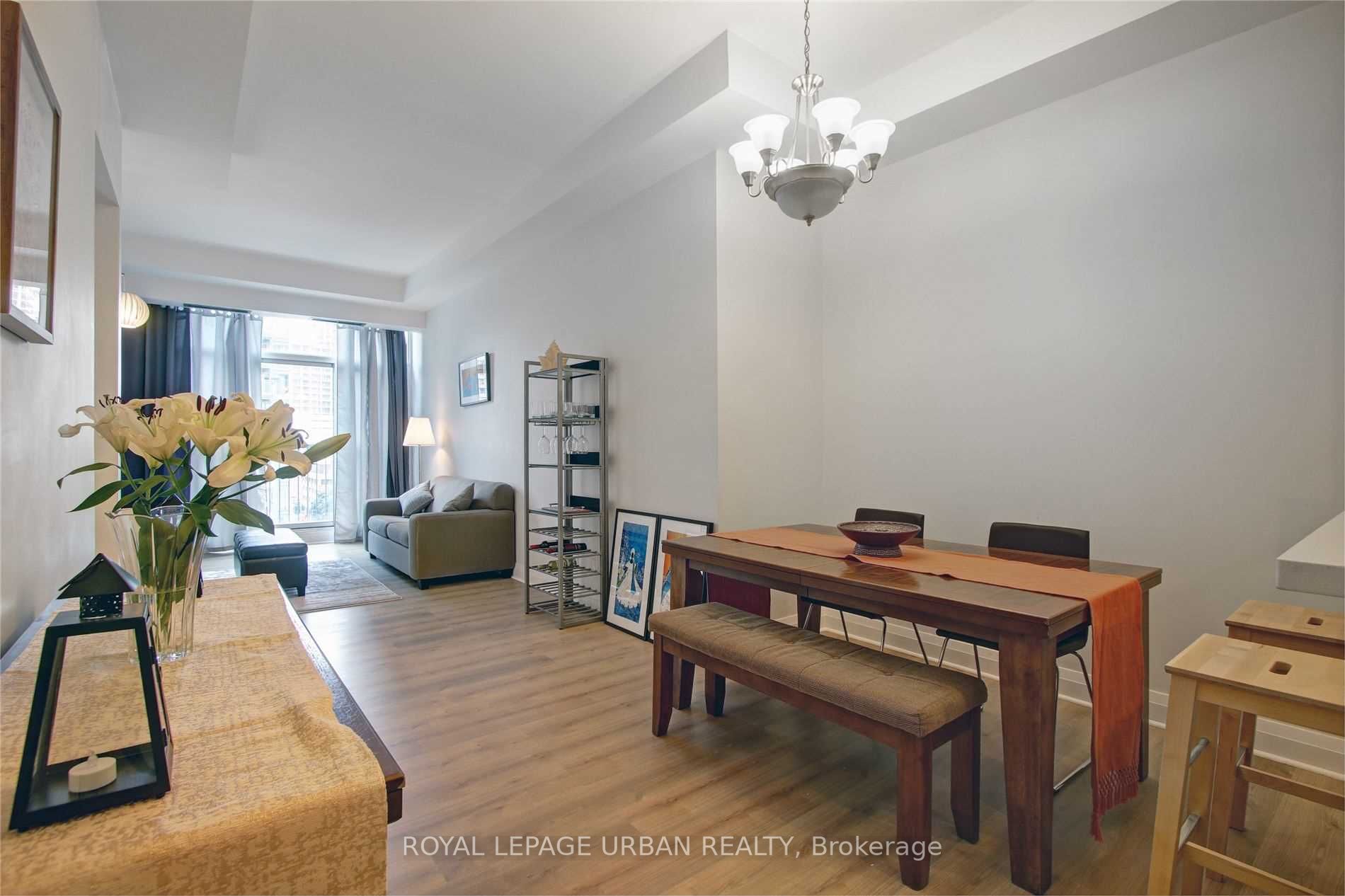 8 Wellesley St E, #803