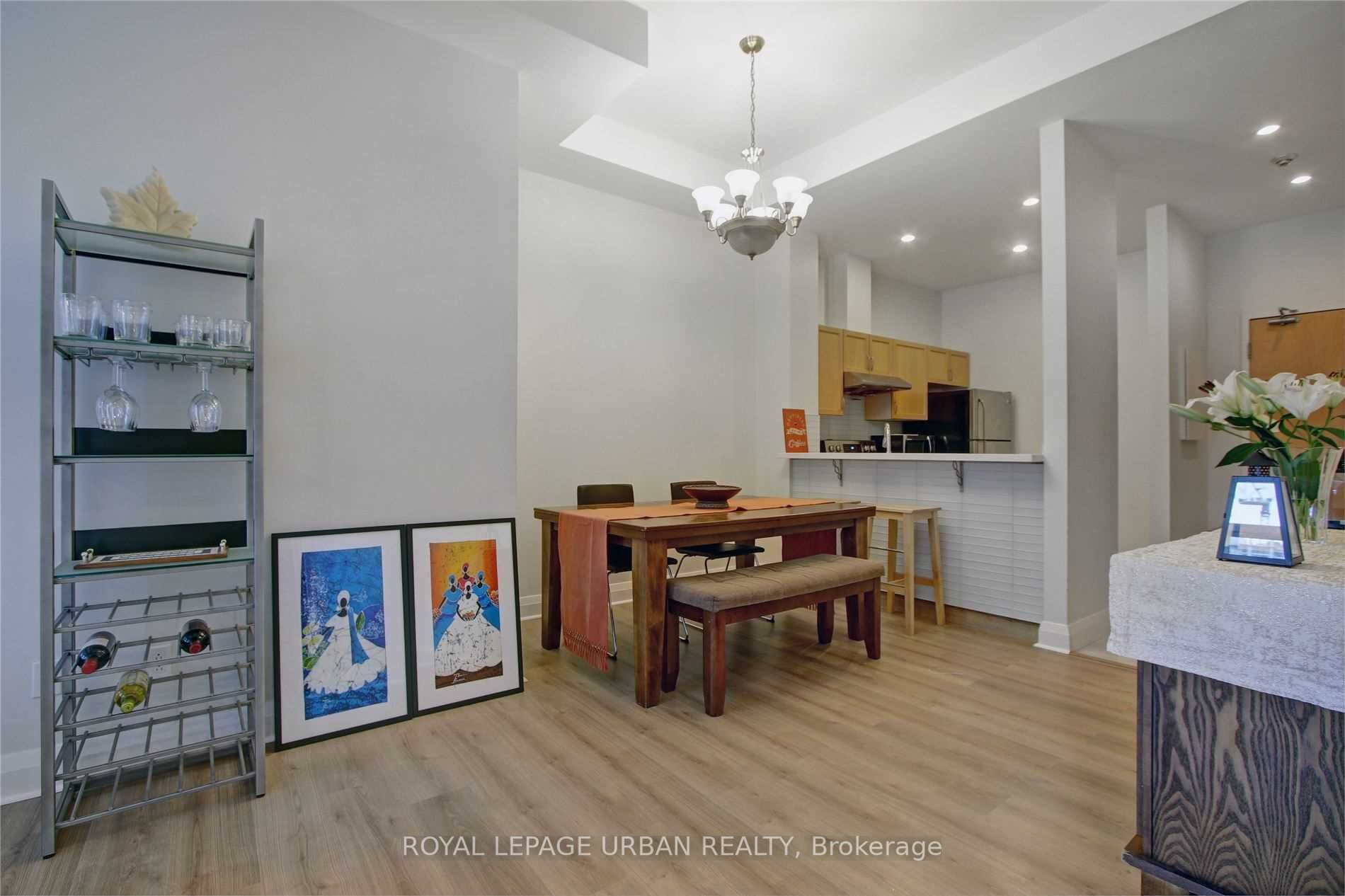 8 Wellesley St E, #803