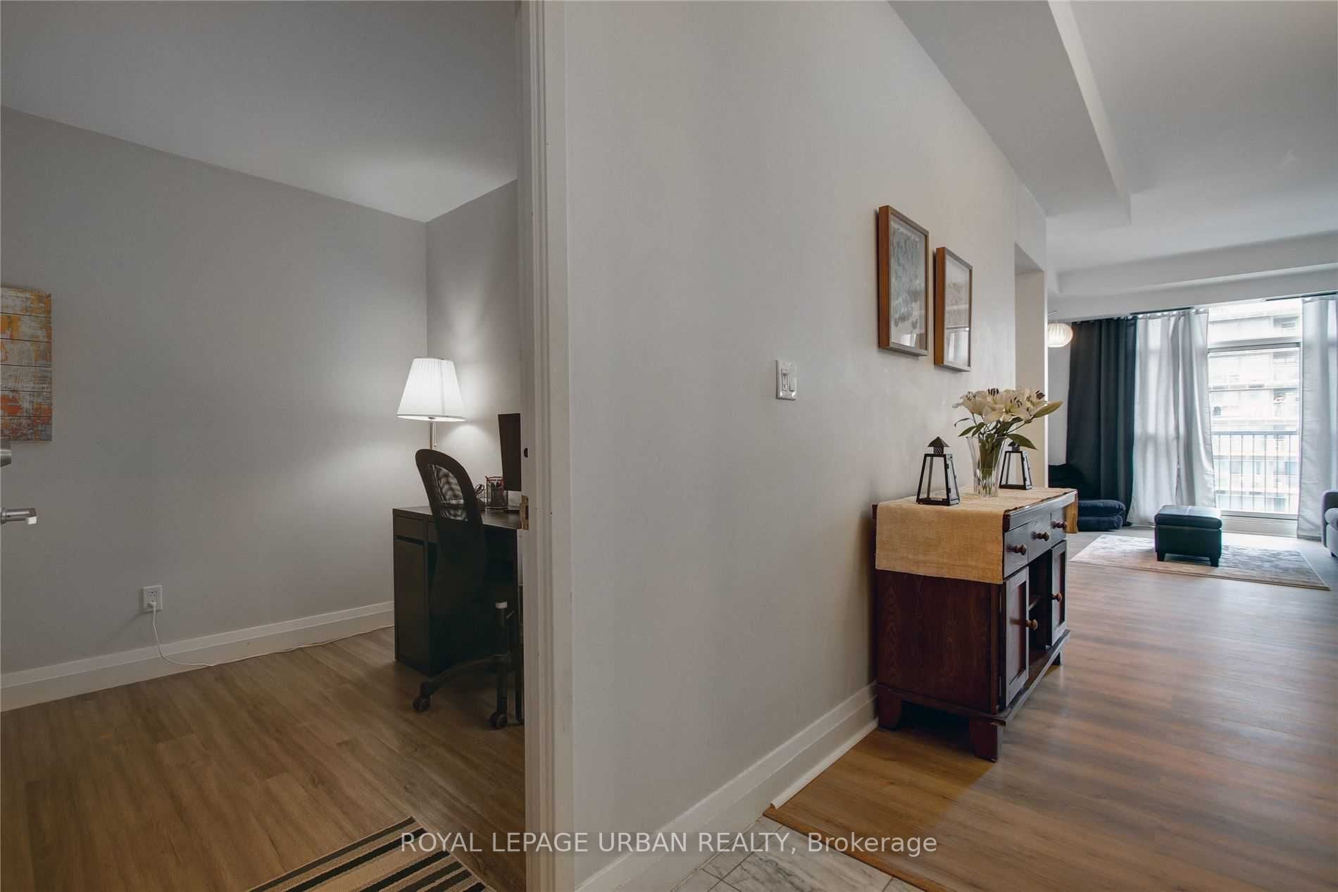 8 Wellesley St E, #803