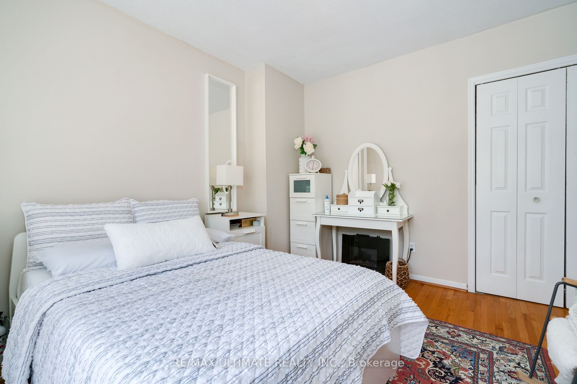 69 Upper Canada Drive, #2