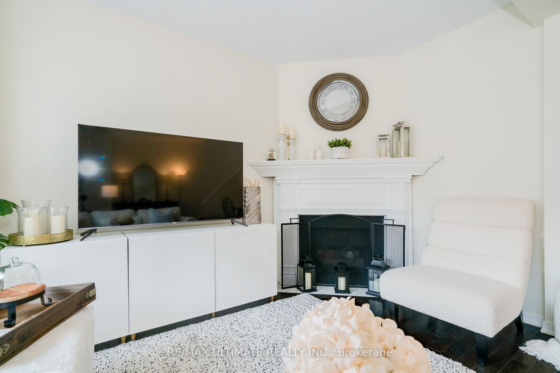 69 Upper Canada Drive, #2